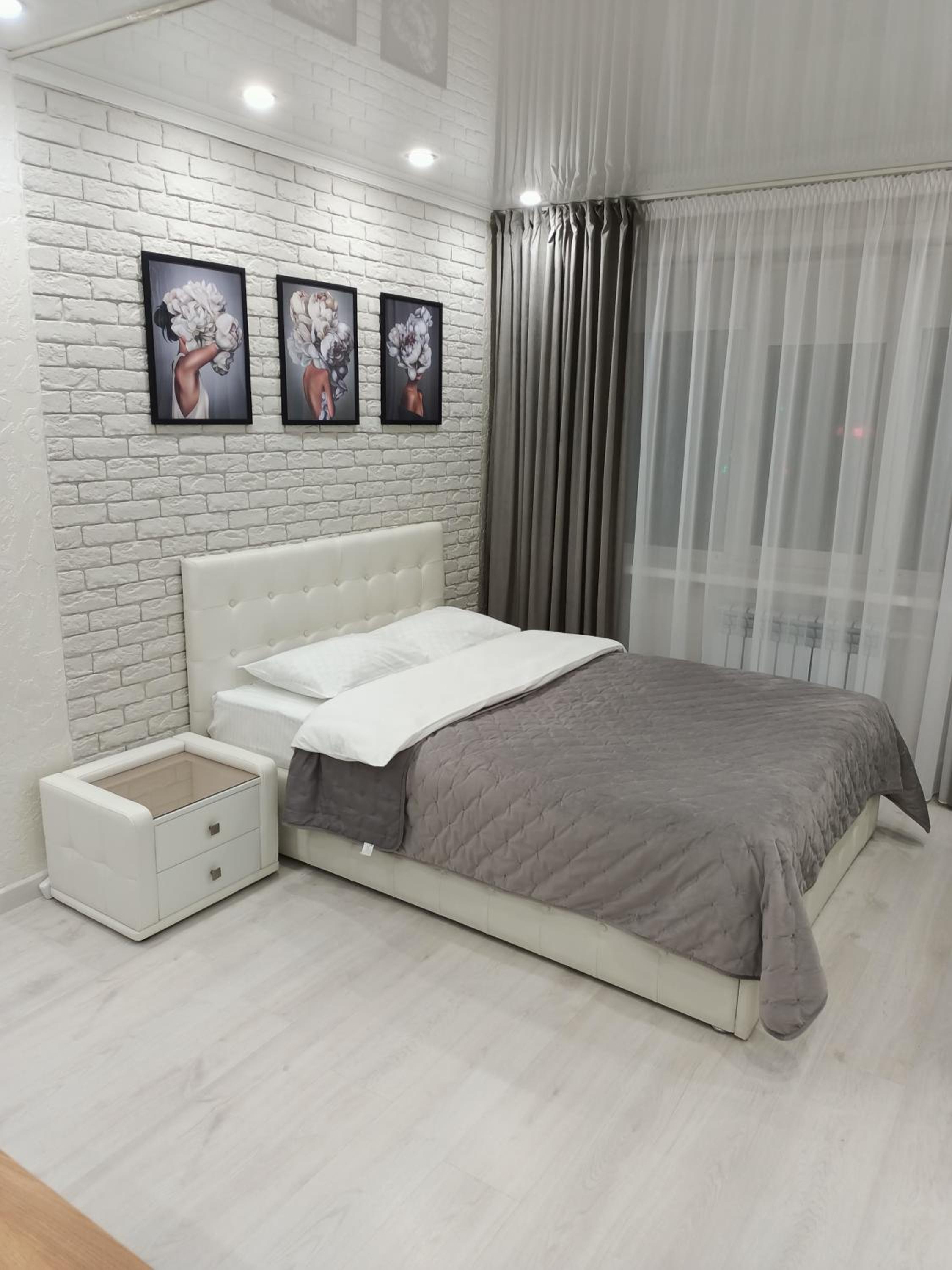 One-Bedroom Apartment photo 2