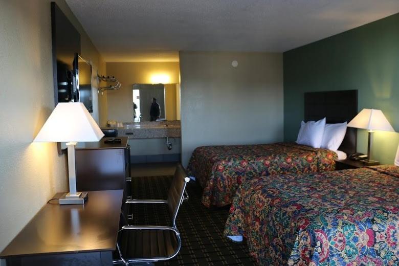 Double Room with Two Double Beds - Photo 1