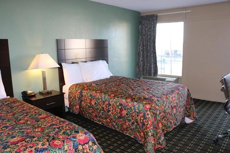 Double Room with Two Double Beds - Photo 4
