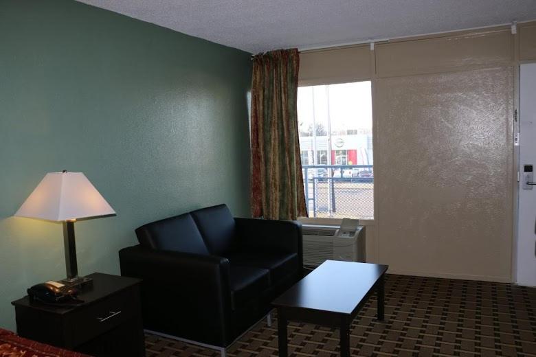 Double Room with Two Double Beds - Photo 6