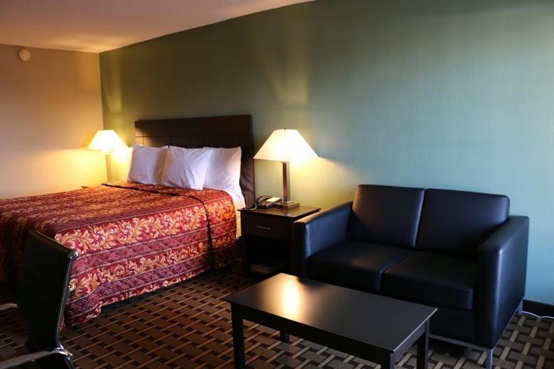 Double Room with Two Double Beds - Photo 2