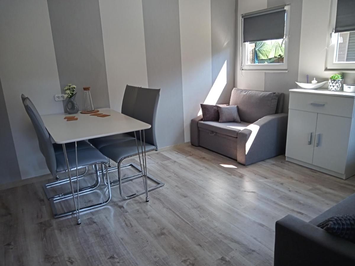 One-Bedroom House photo 1