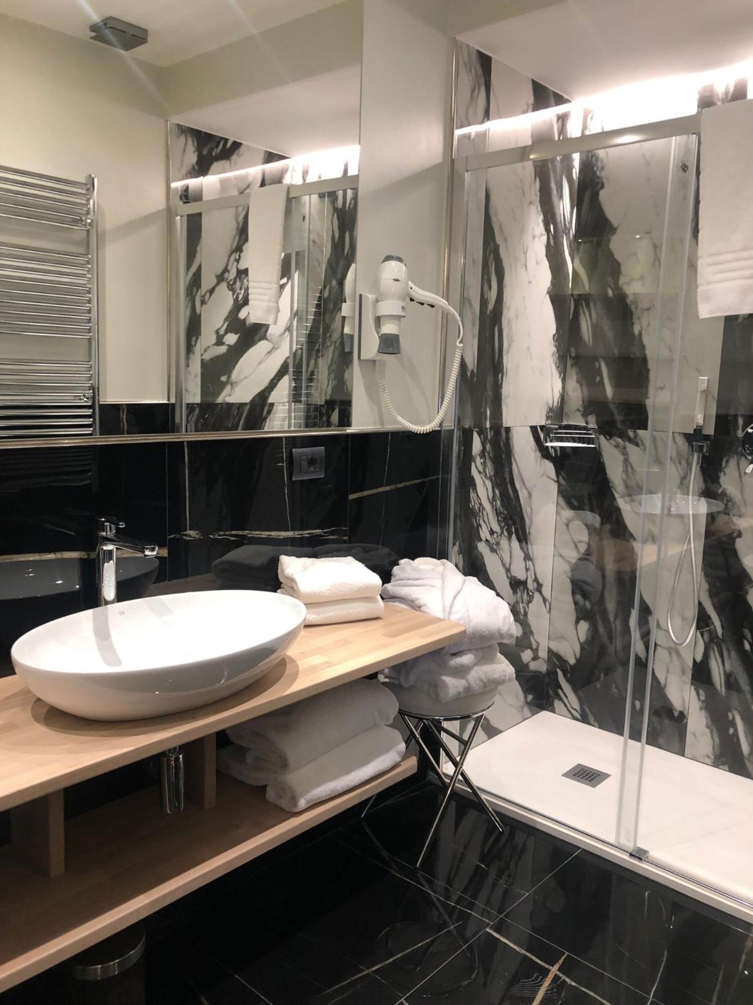 Junior Suite - Photo 12