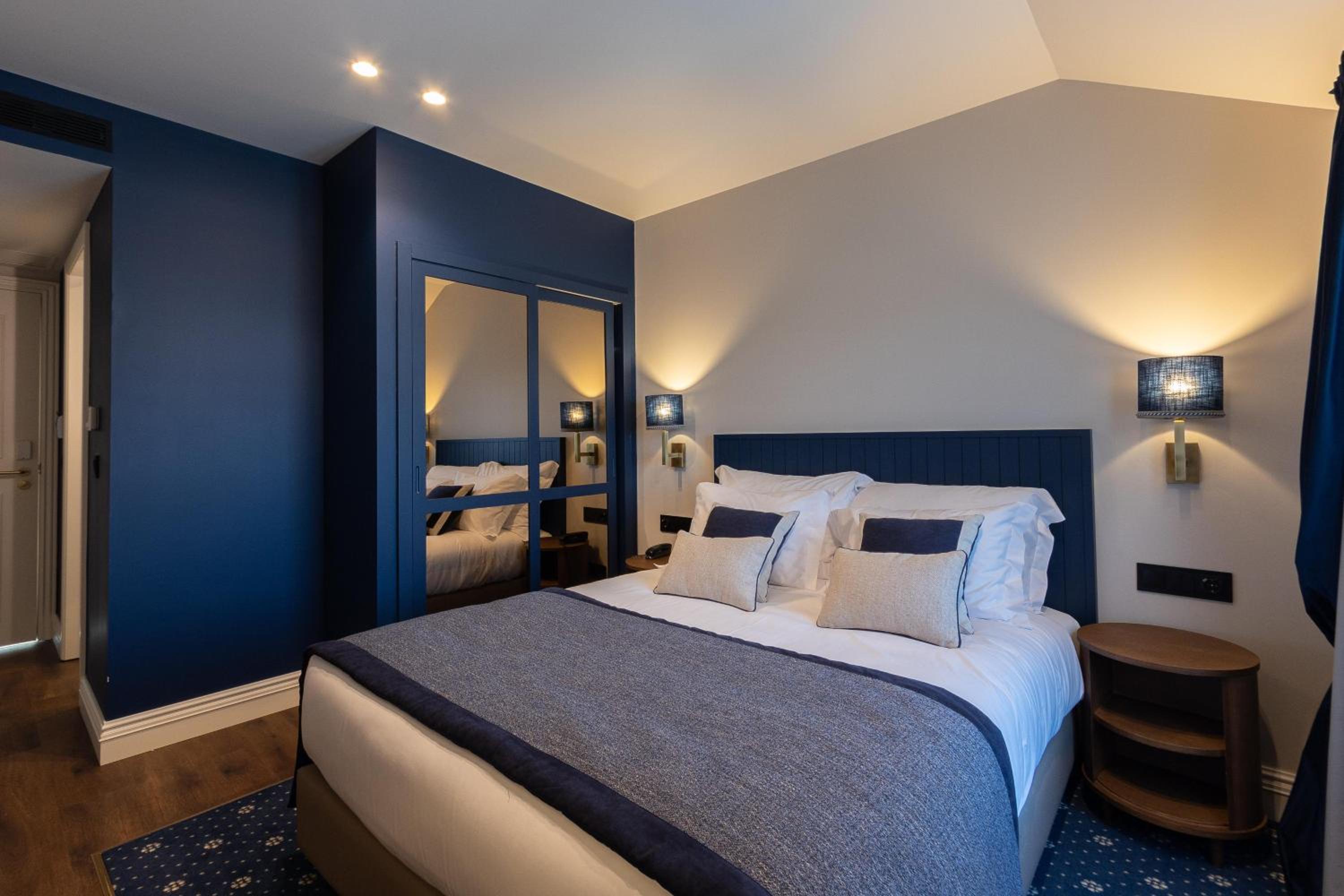 Double Room with Balcony photo 2