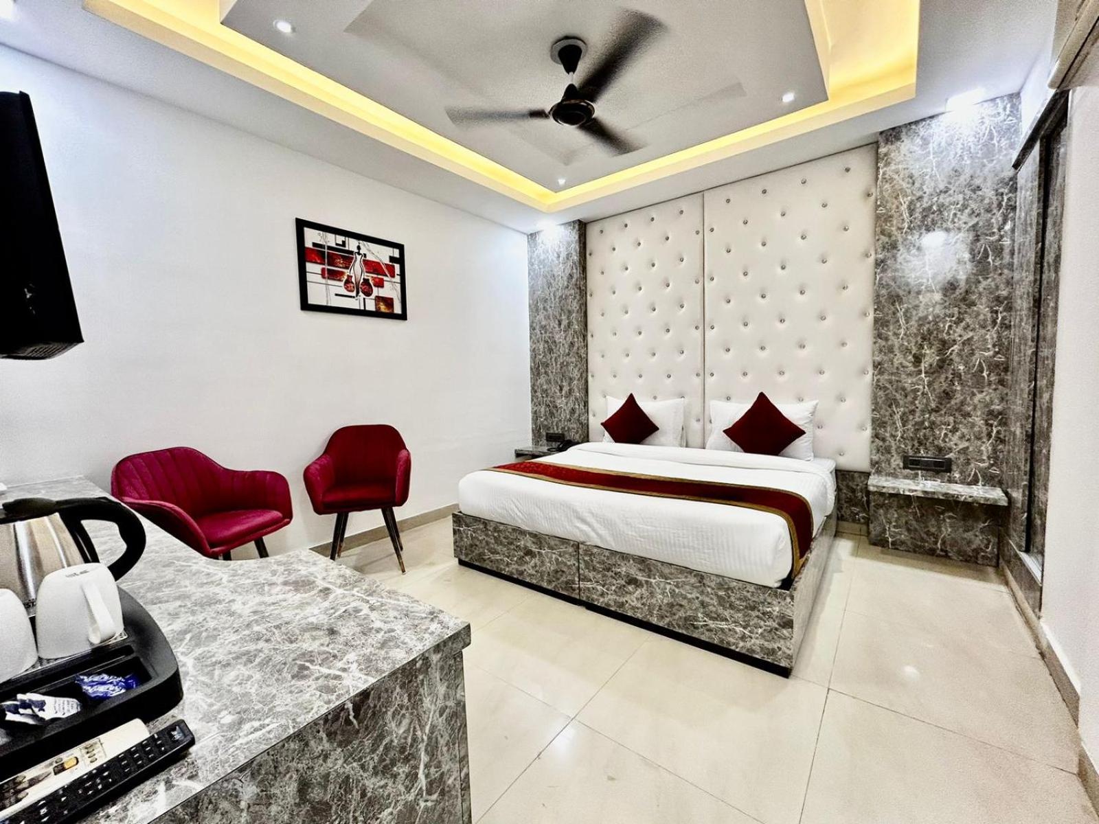 Deluxe Double Room - Photo 1