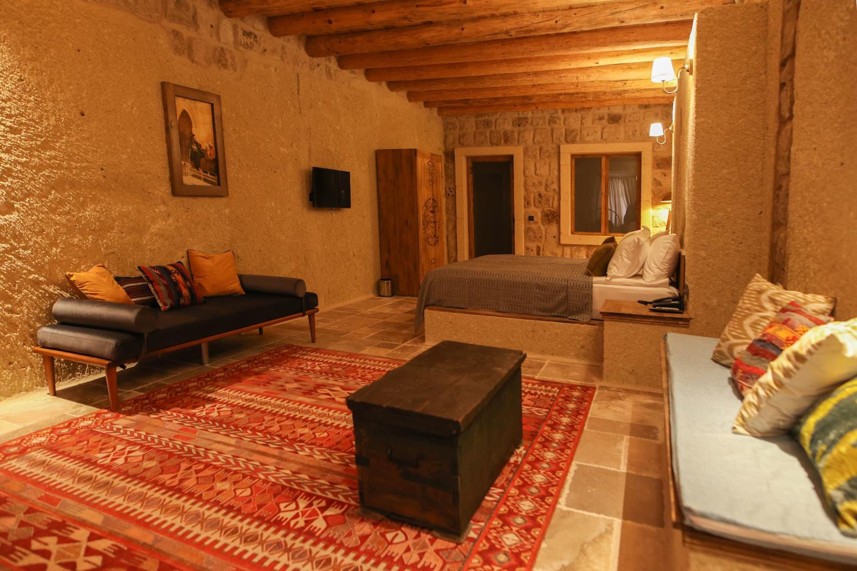 Suite - Photo 3