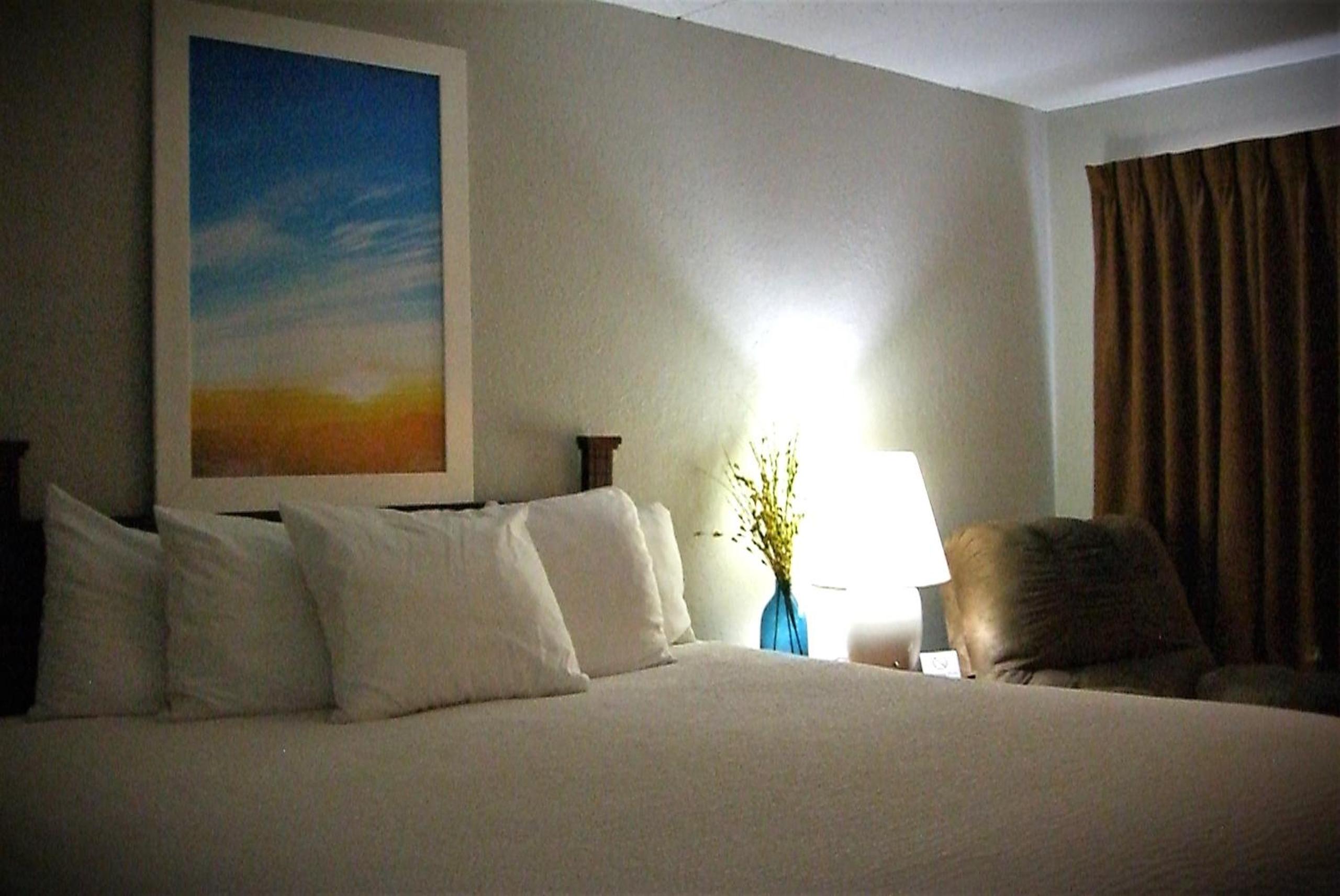 King Room - Non-Smoking - Photo 1