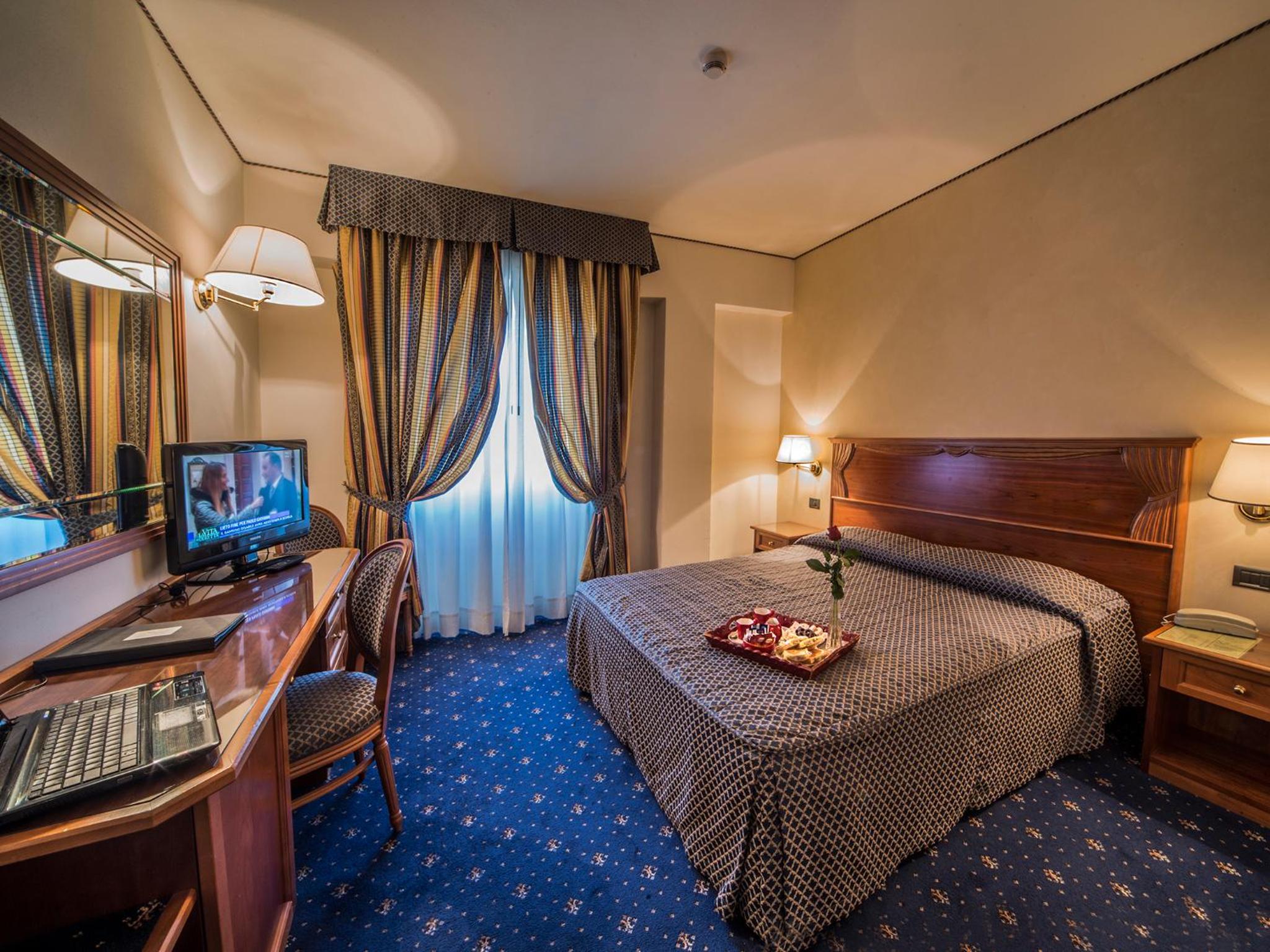 Double Room - Photo 2
