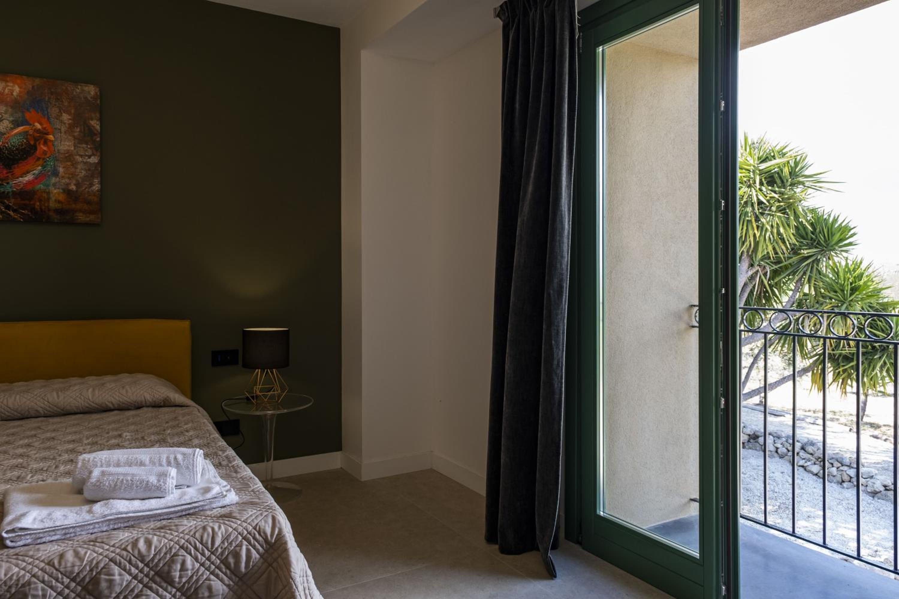 Double Room with Balcony photo 3
