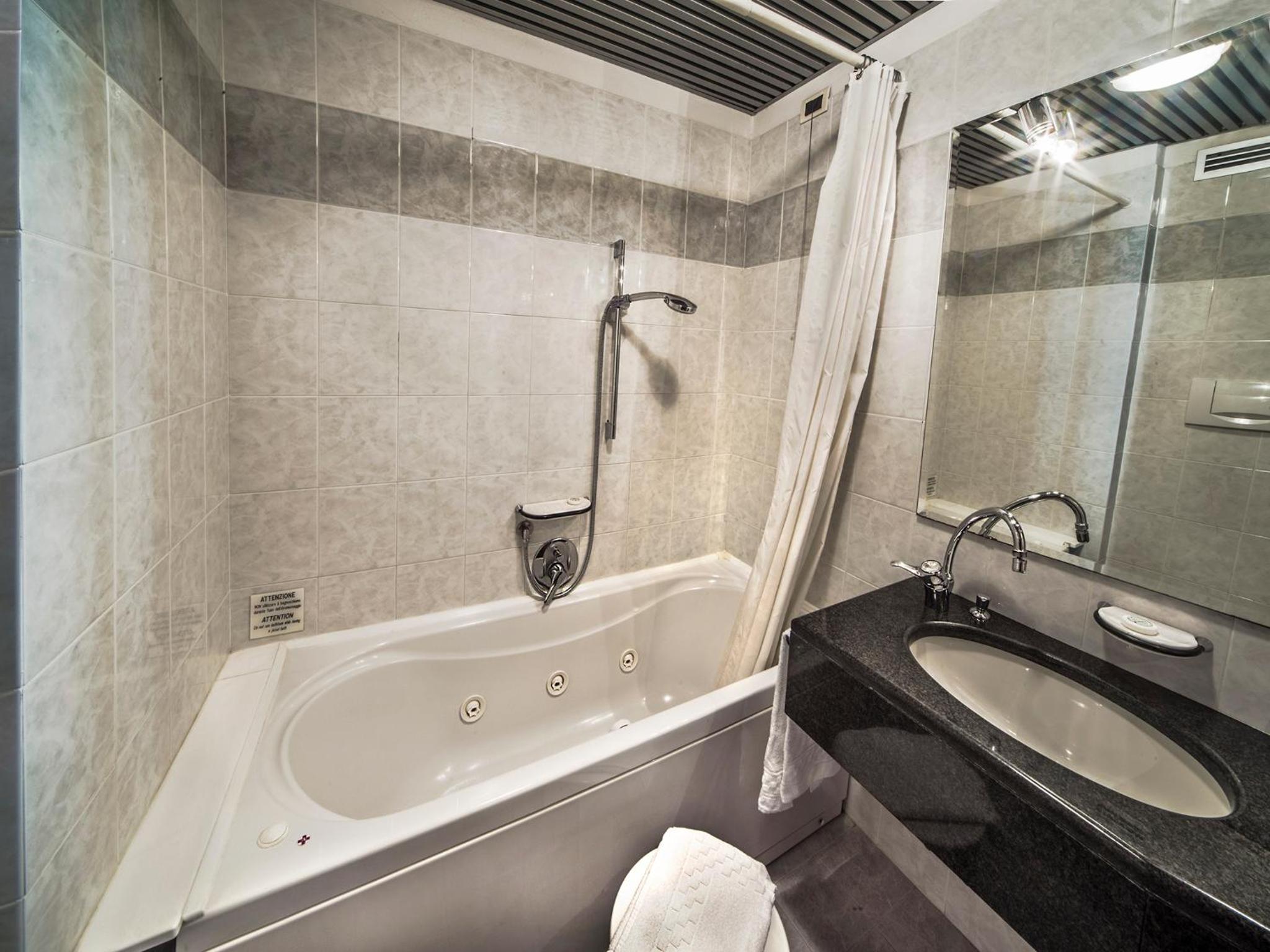 Twin Room - Photo 4