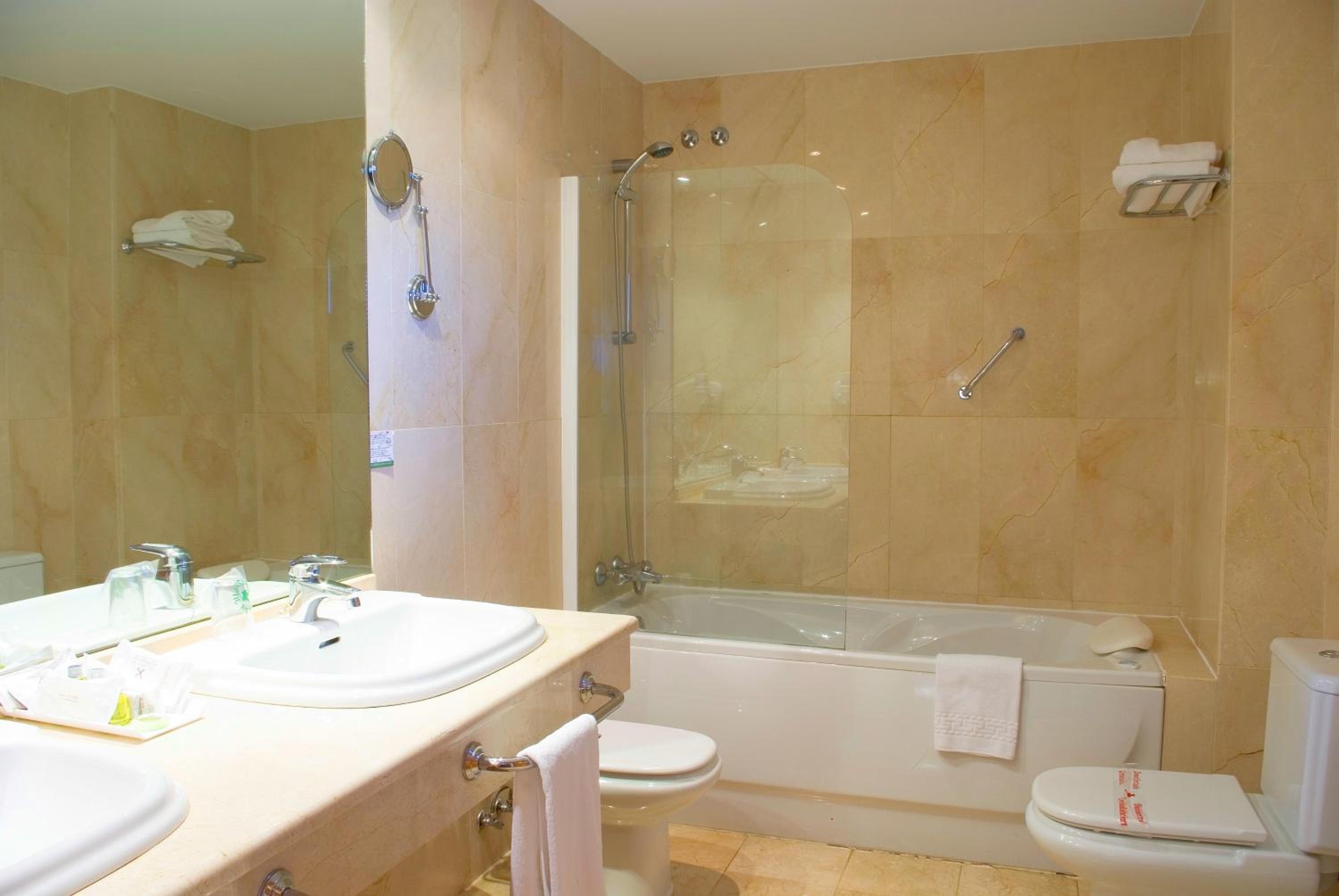 Habitación Doble o con Dos Camas Habitación Doble o con Dos Camas