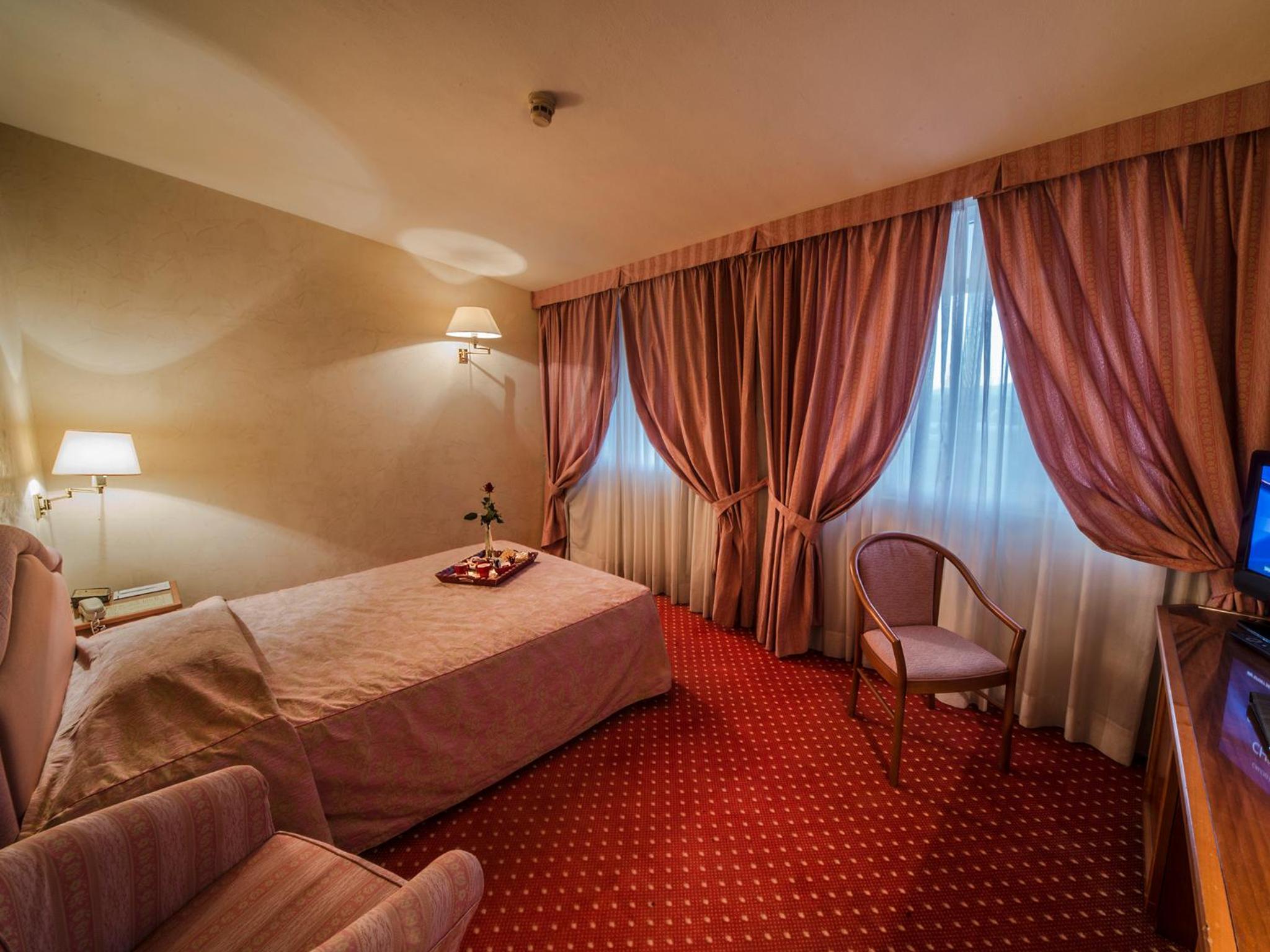 Single Room - Photo 5