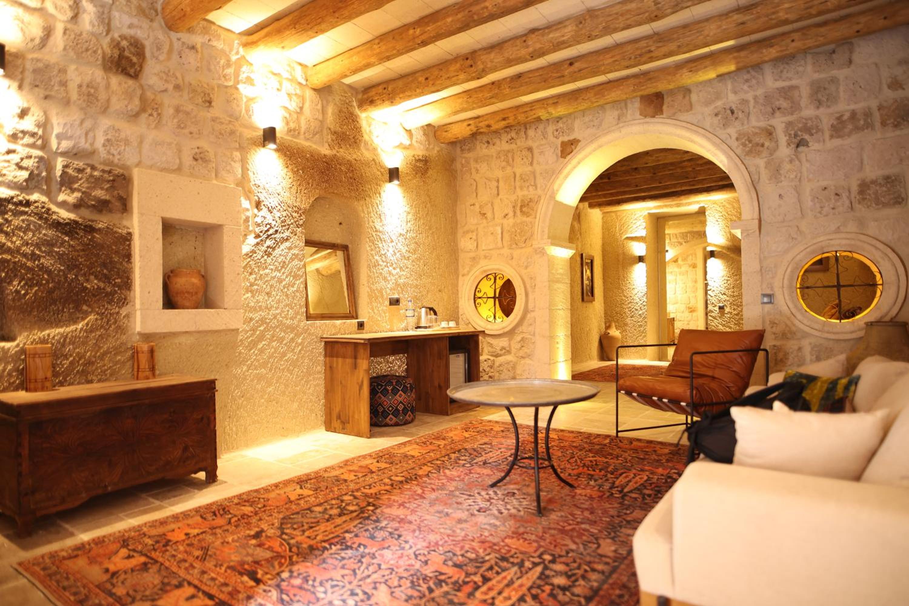 Suite with Private Pool - Photo 5