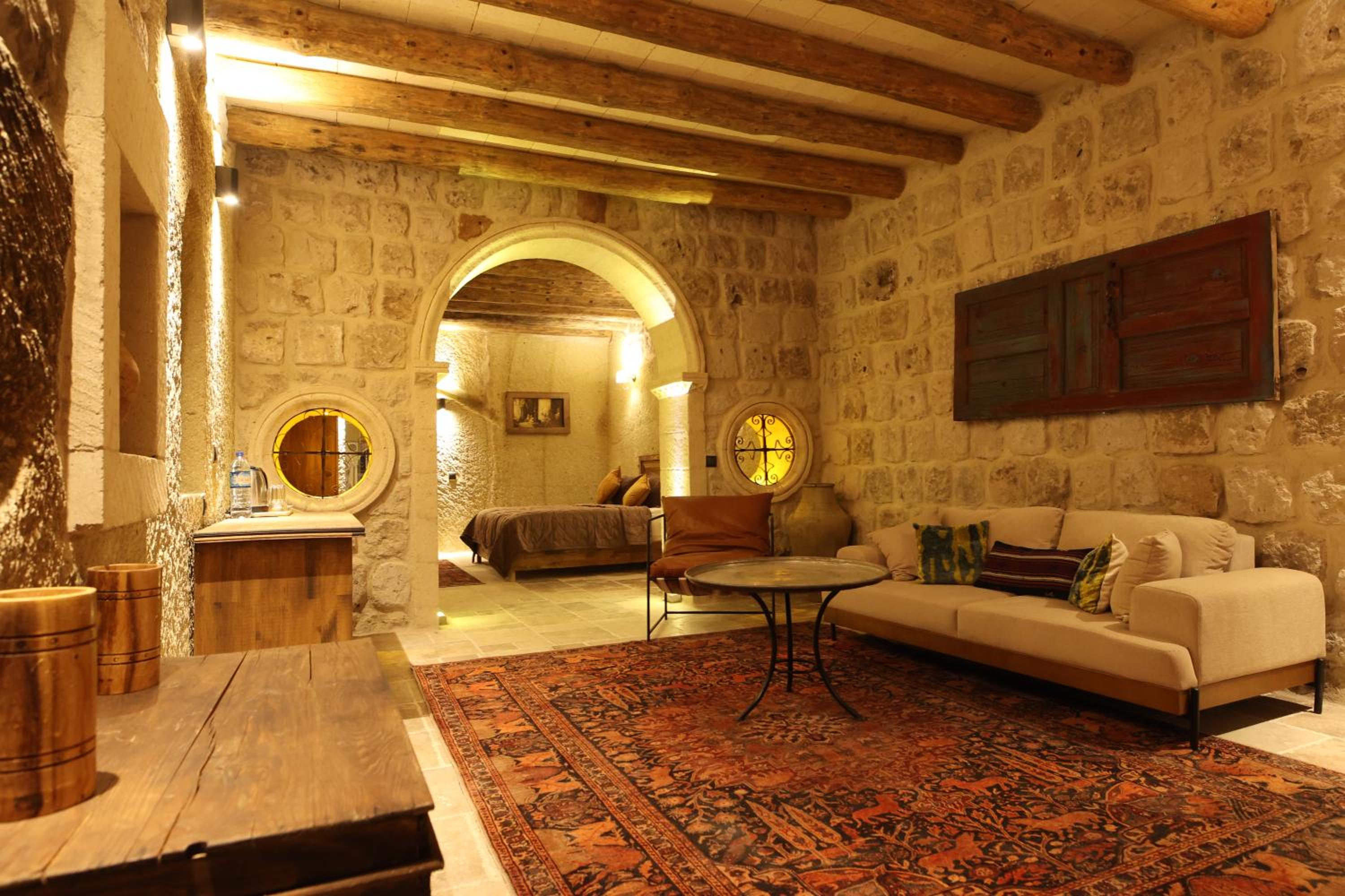 Suite with Private Pool - Photo 29