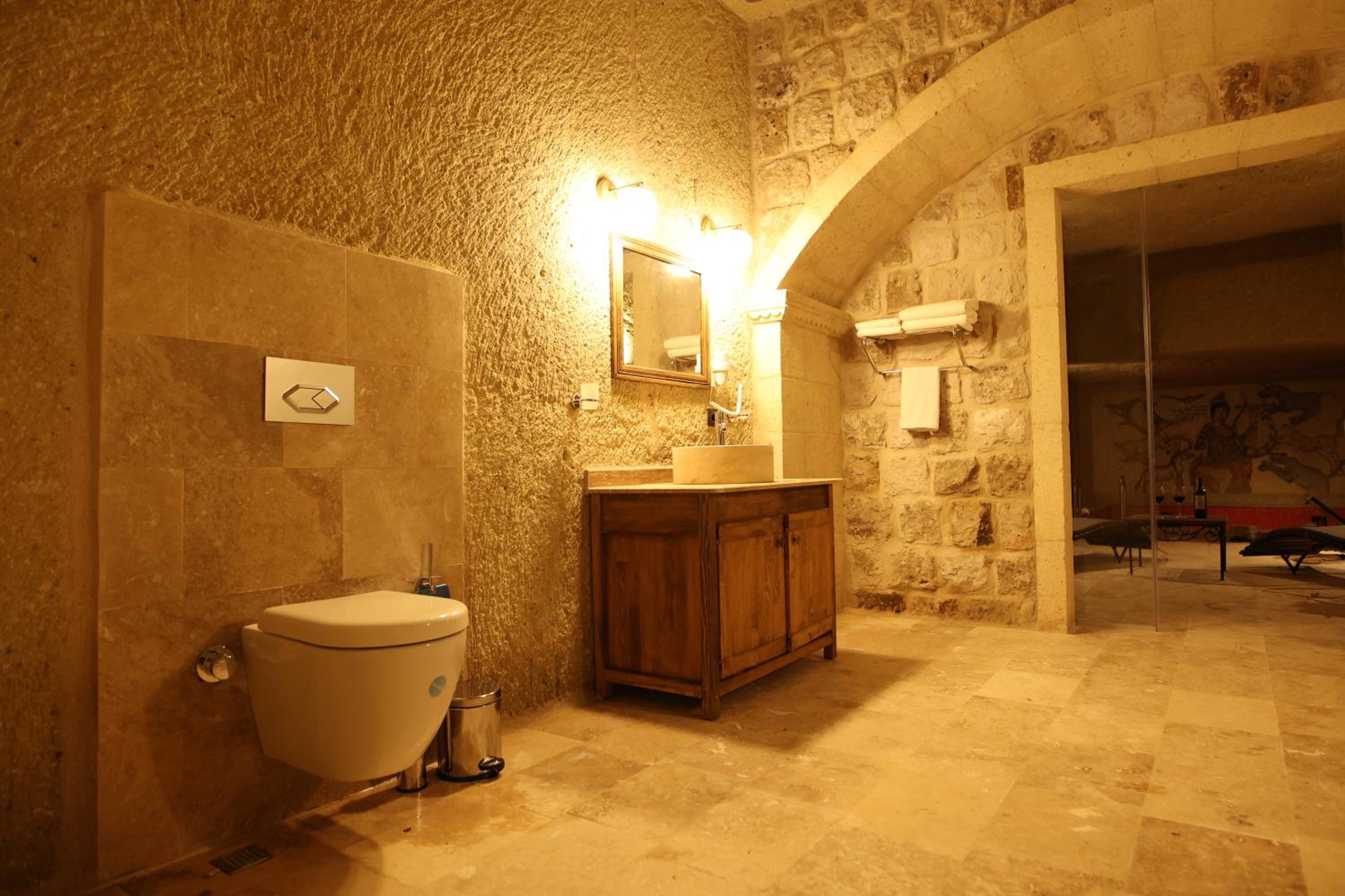 Suite with Private Pool - Photo 12