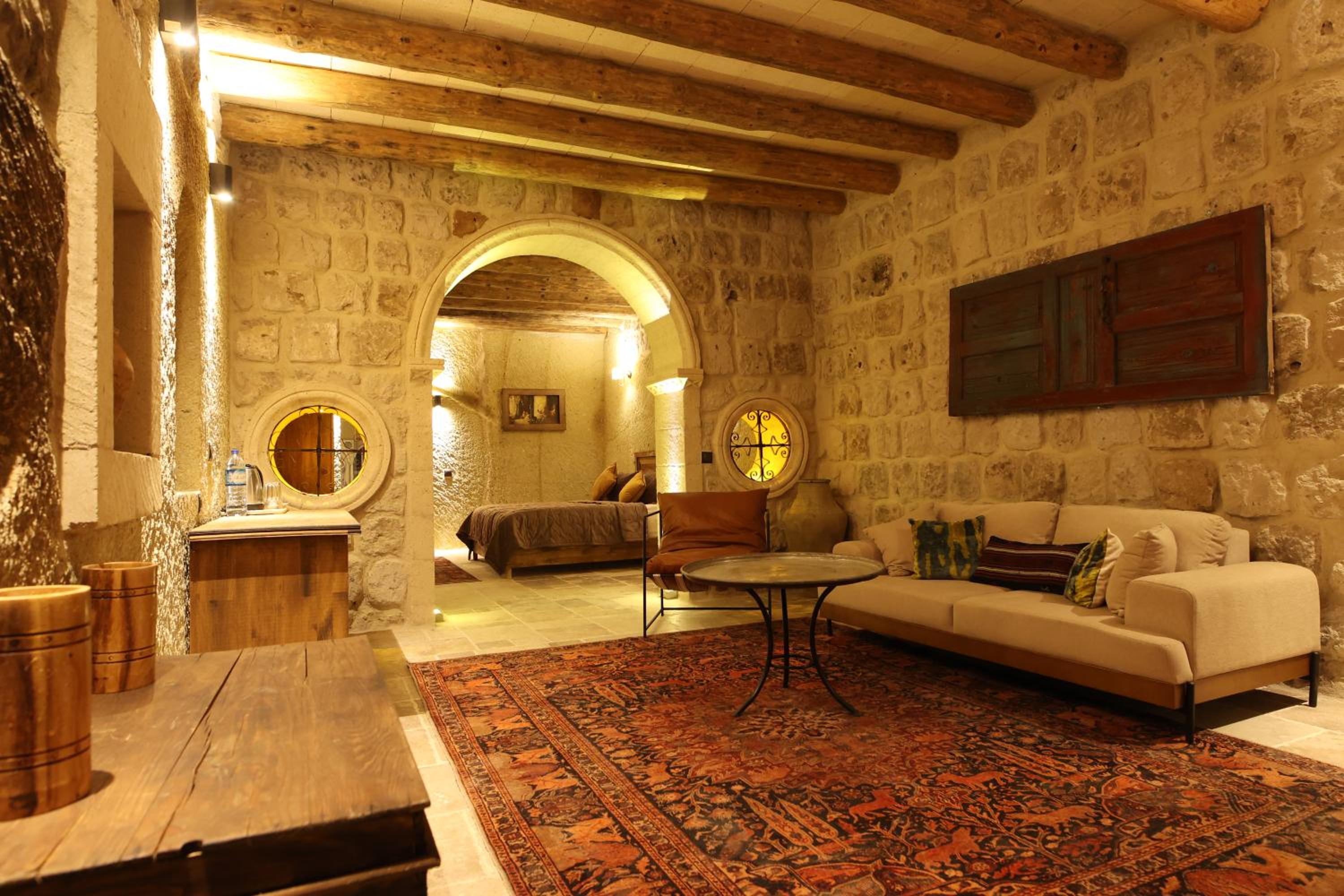 Suite with Private Pool - Photo 28
