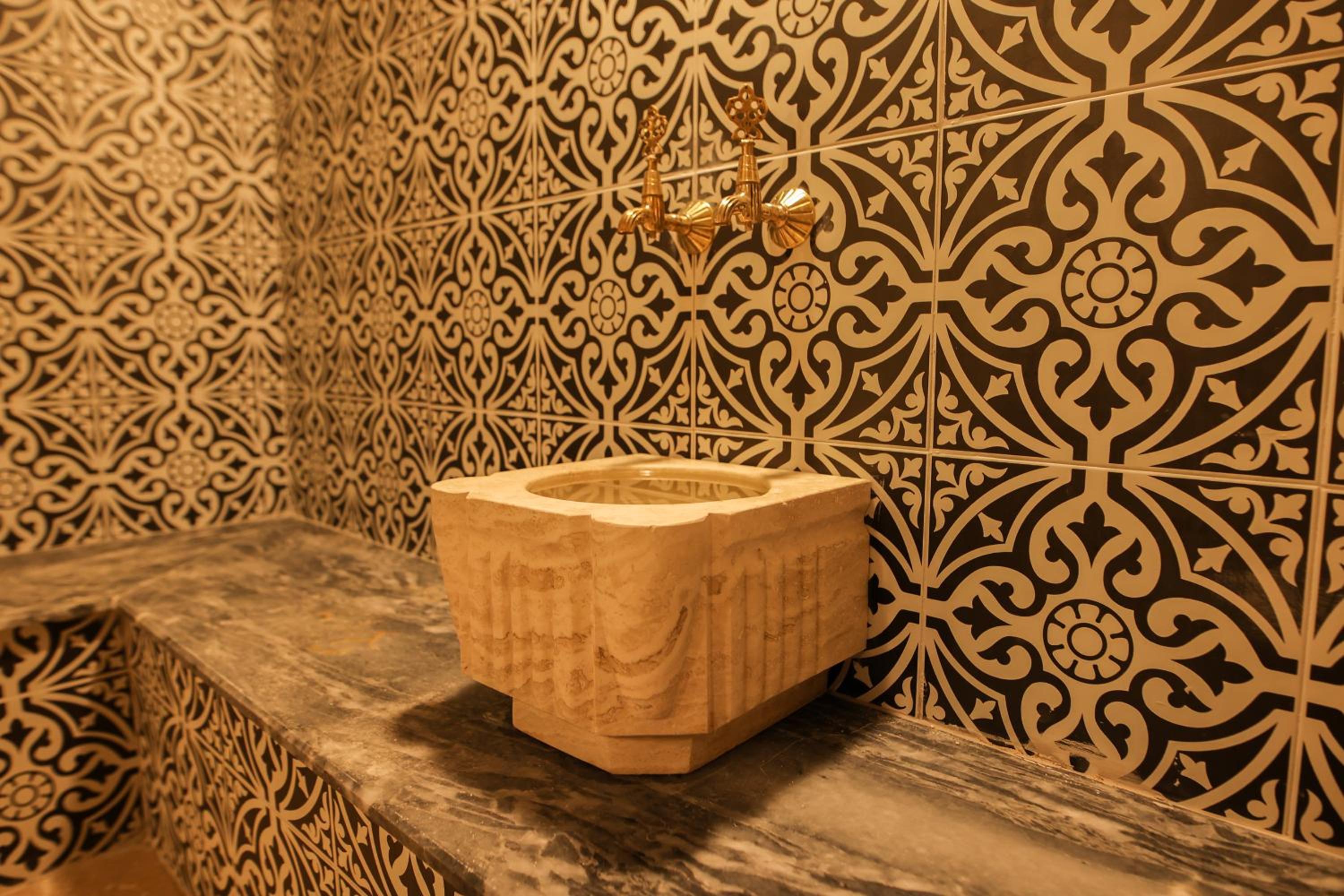 Suite with Private Pool - Photo 14