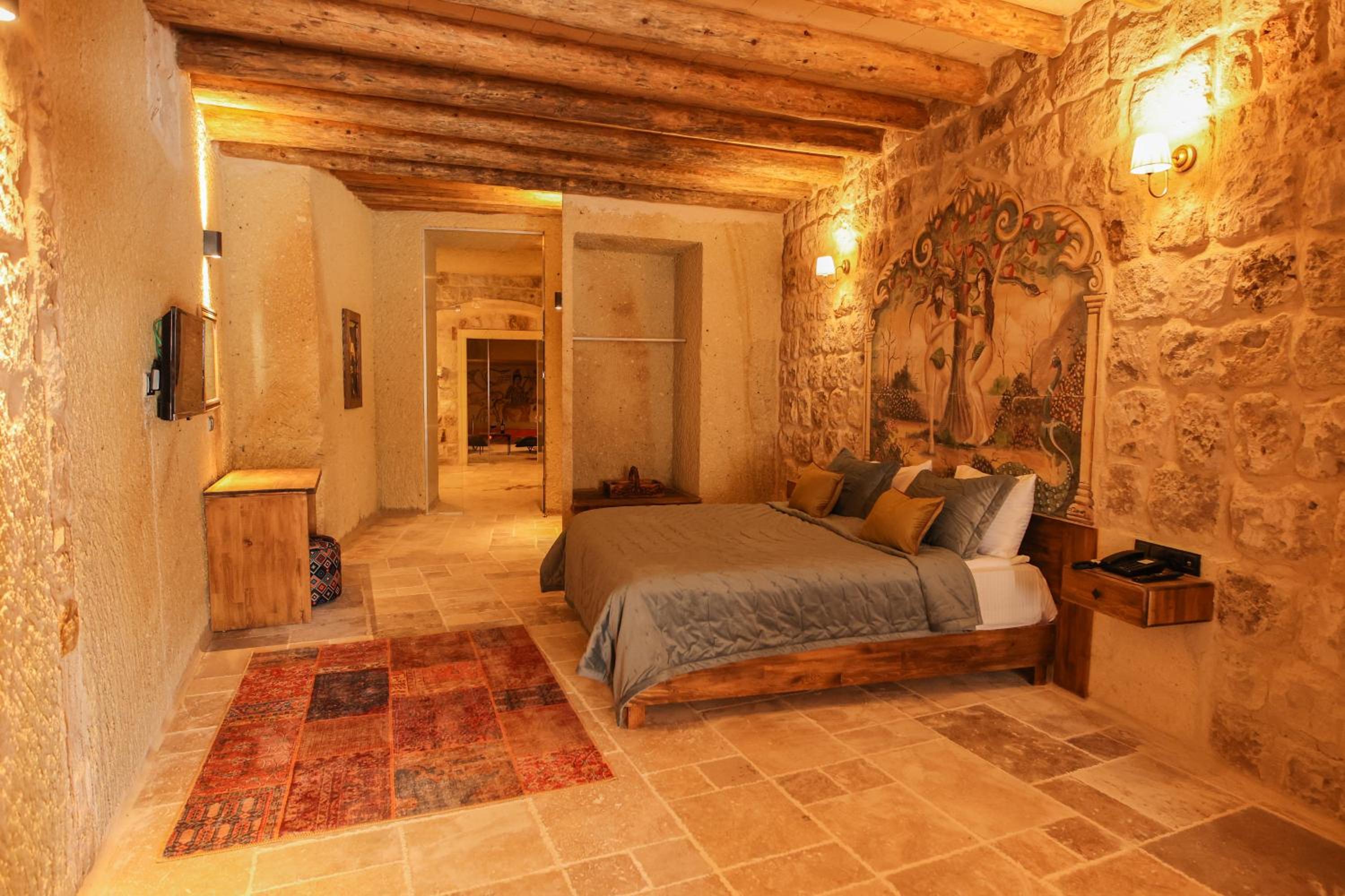 Suite with Private Pool - Photo 20