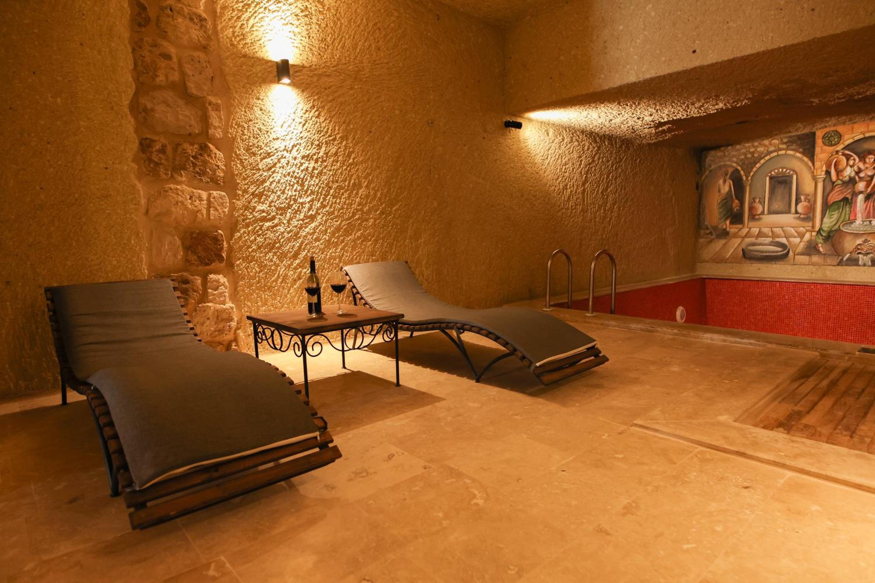 Suite with Private Pool - Photo 9