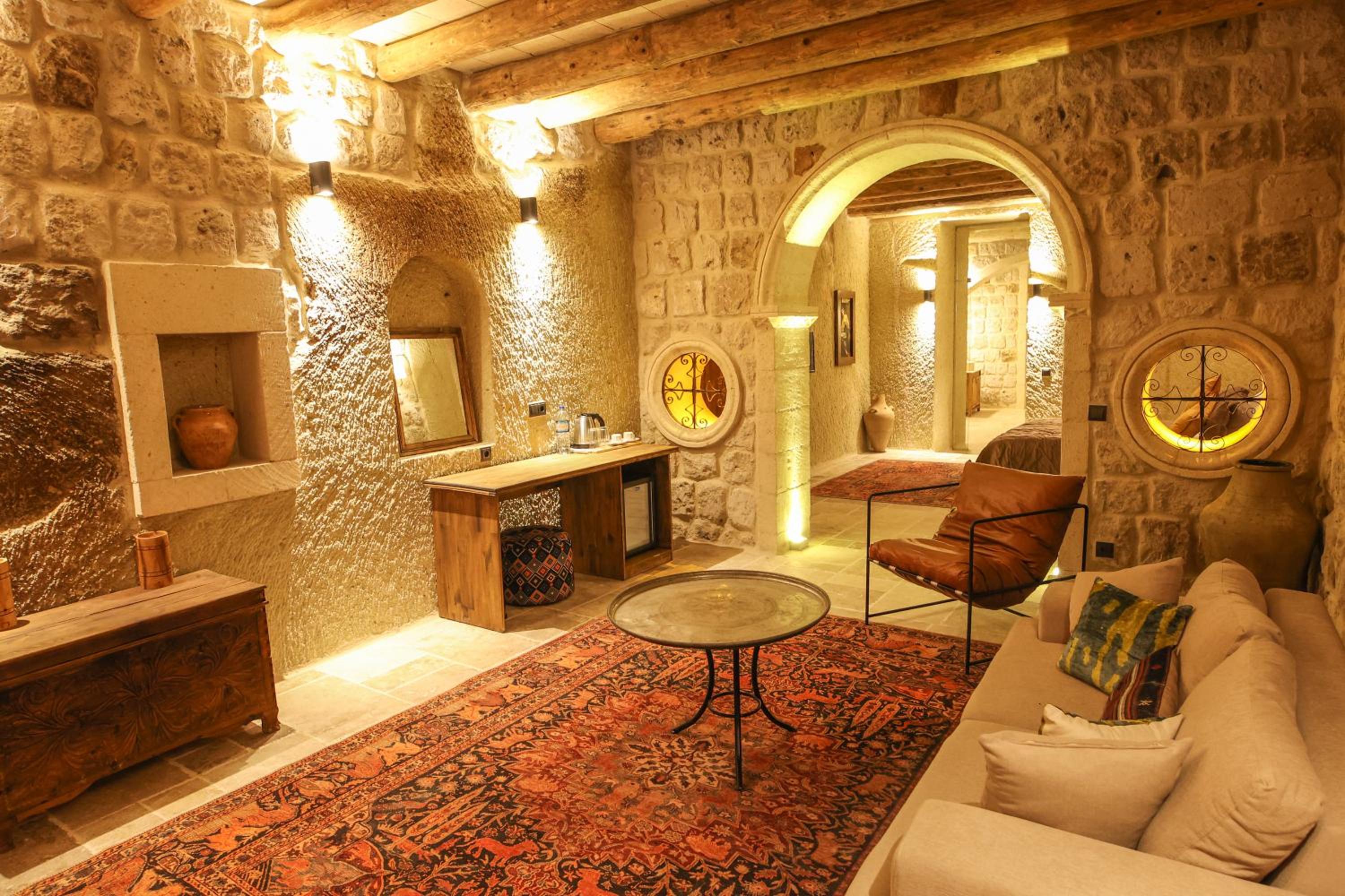 Suite with Private Pool - Photo 17