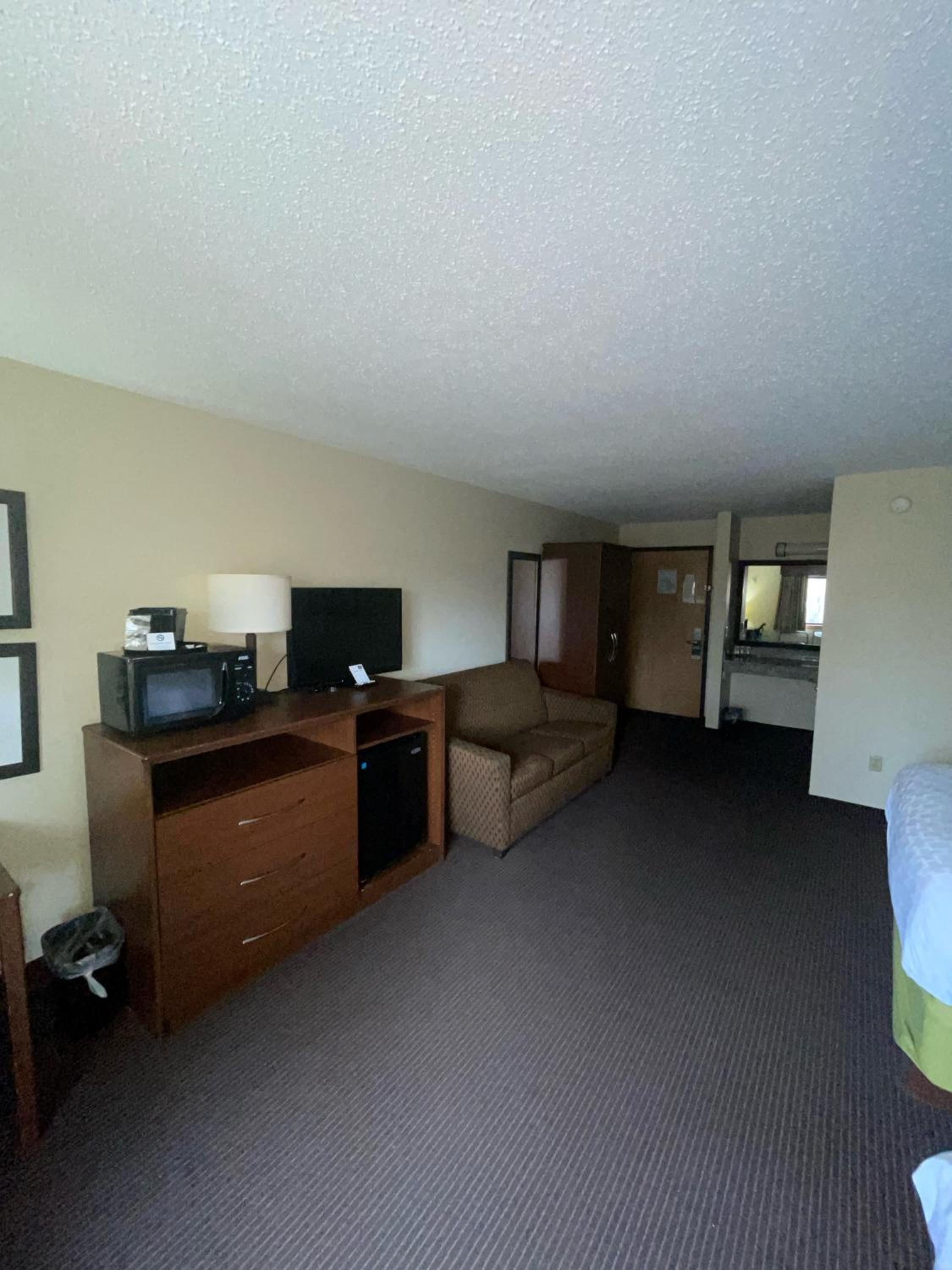 Queen Suite photo 1