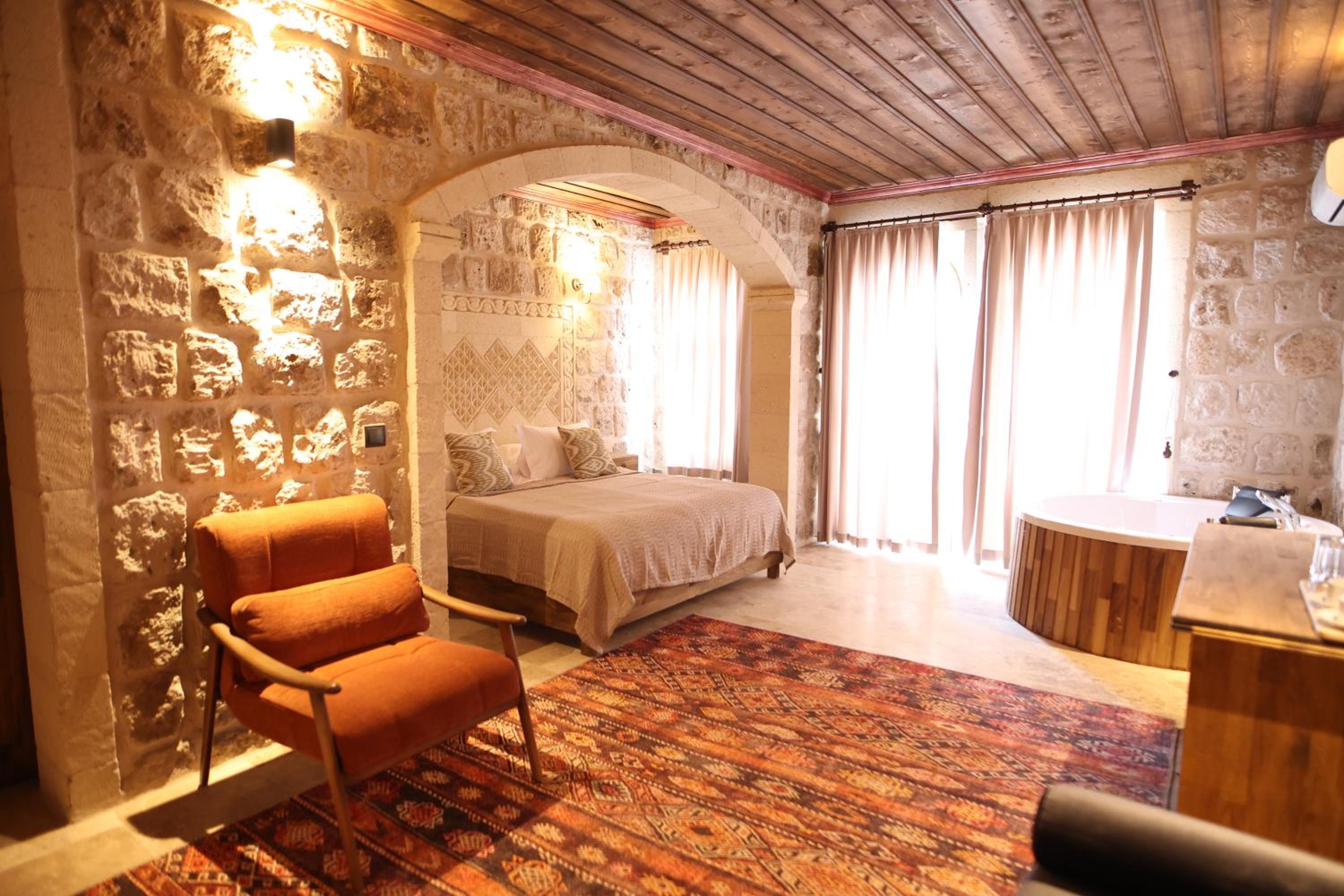Deluxe Suite - Photo 1