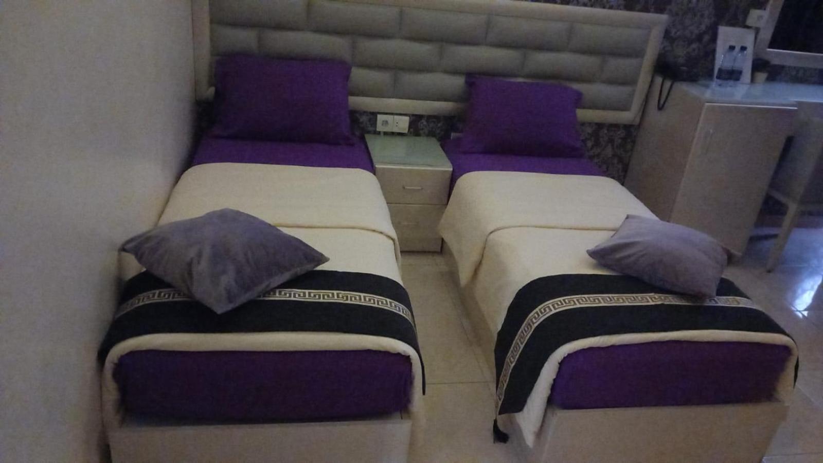 Standard Twin Room with Private Bathroom - Photo 2