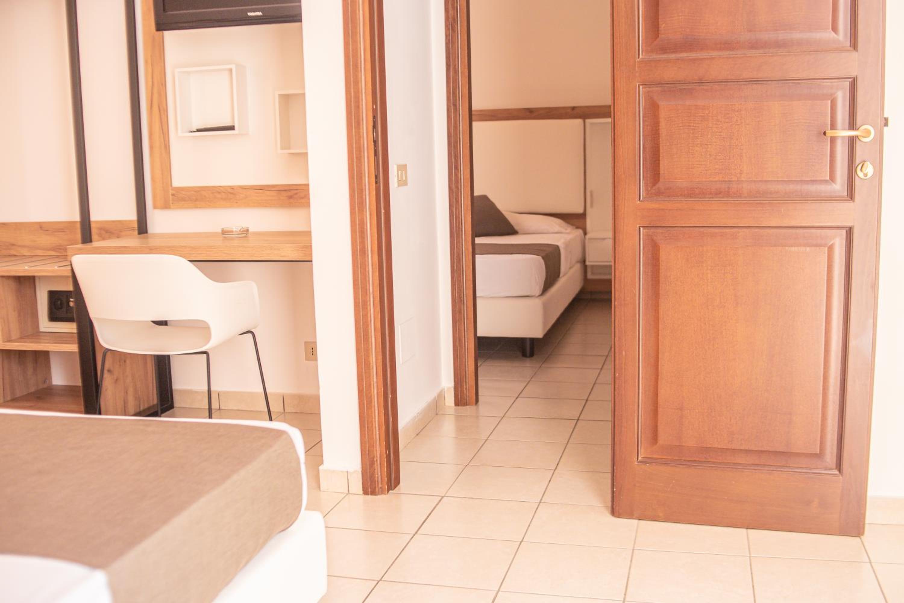 Deluxe Quadruple Room photo 3