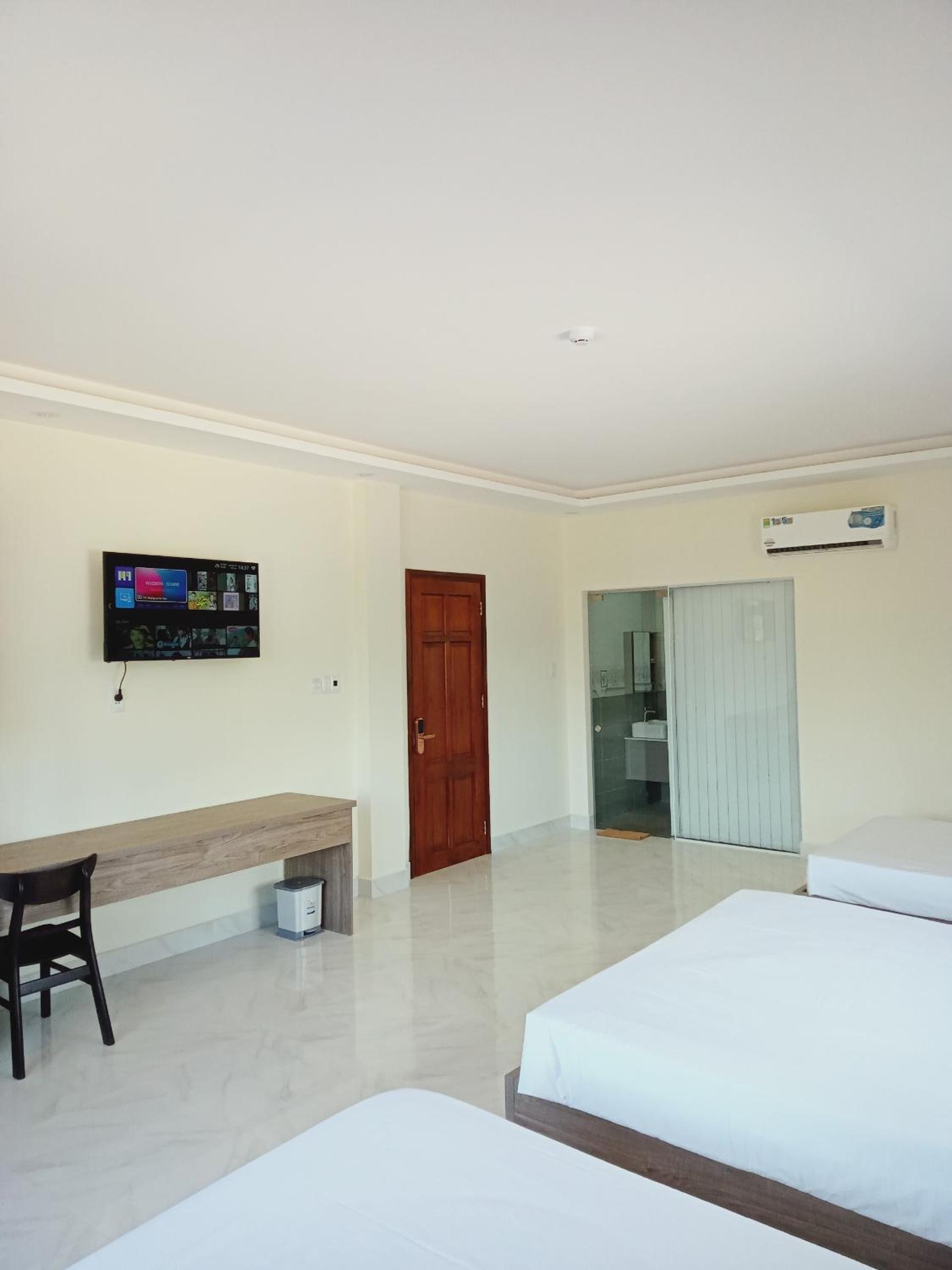 Family Room with Sea View - Photo 2