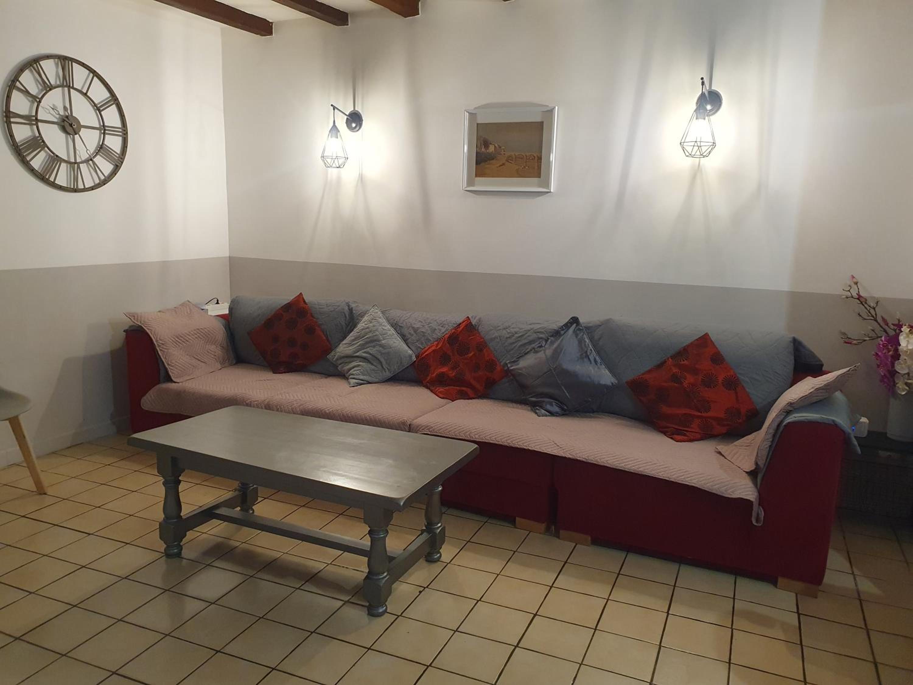 Three-Bedroom House - Photo 7