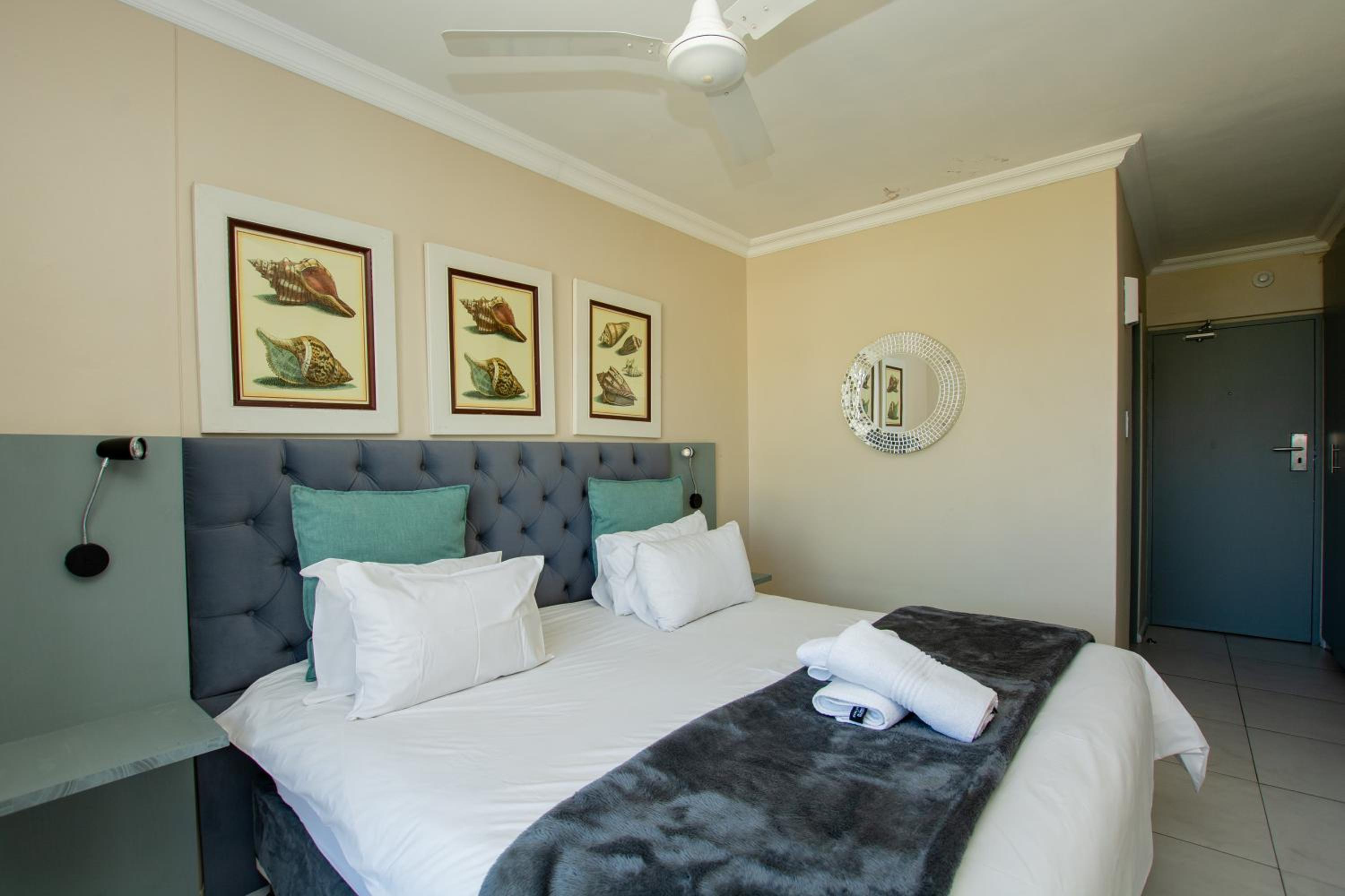 Standard King Room - Sea Facing photo 2