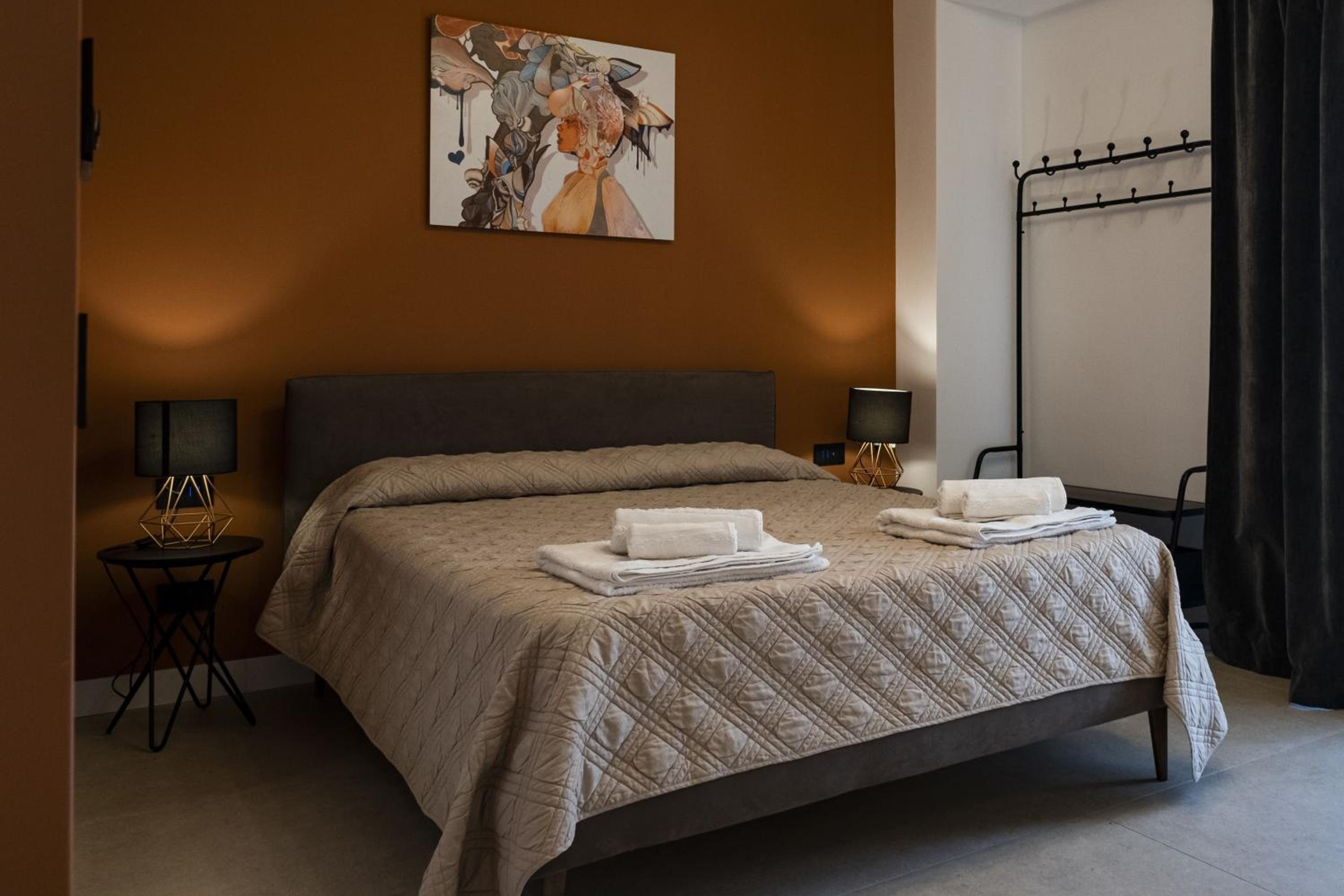 Deluxe Double Room with Balcony photo 2