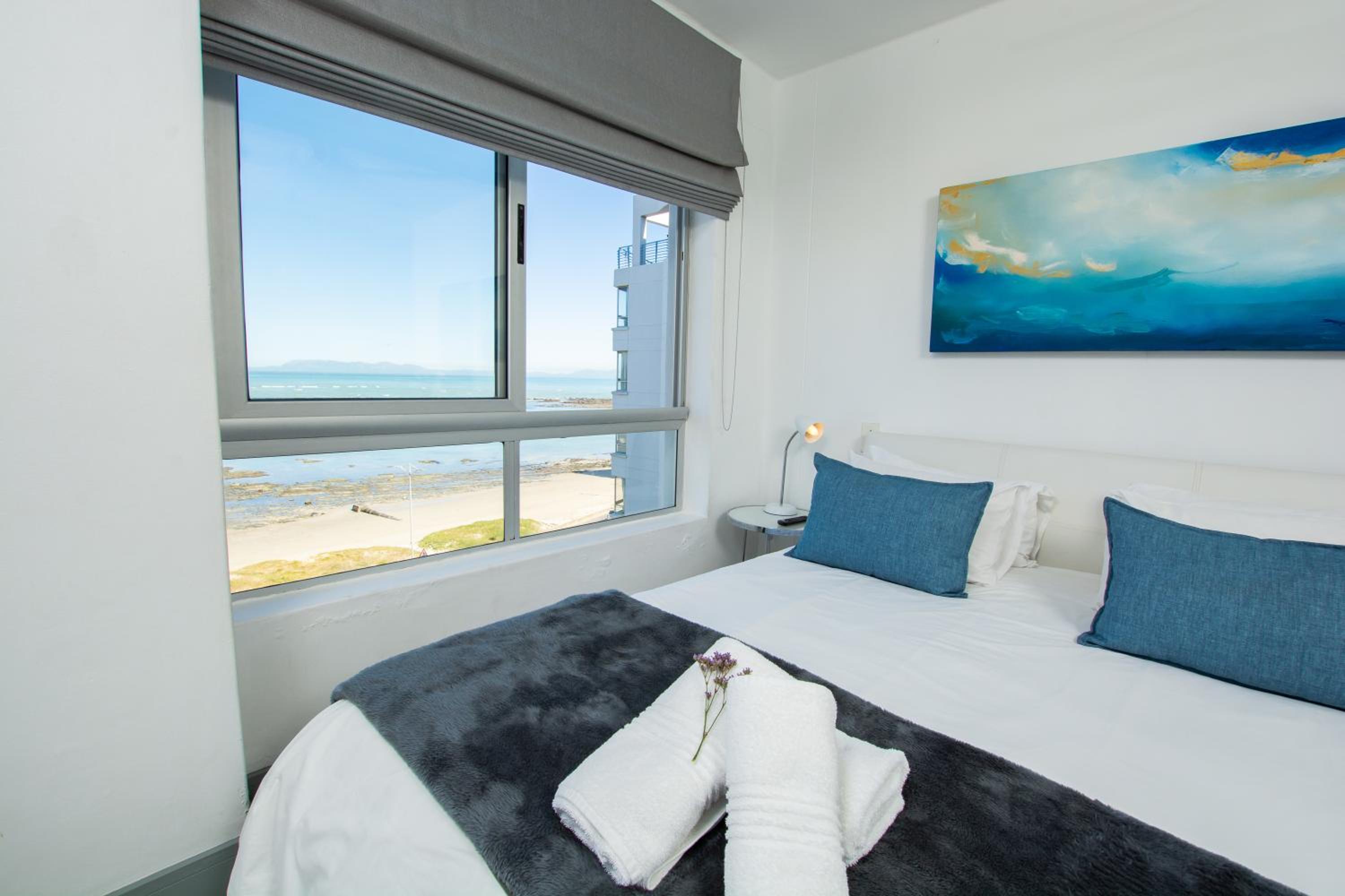 Luxury Family Room Sea Facing photo 3
