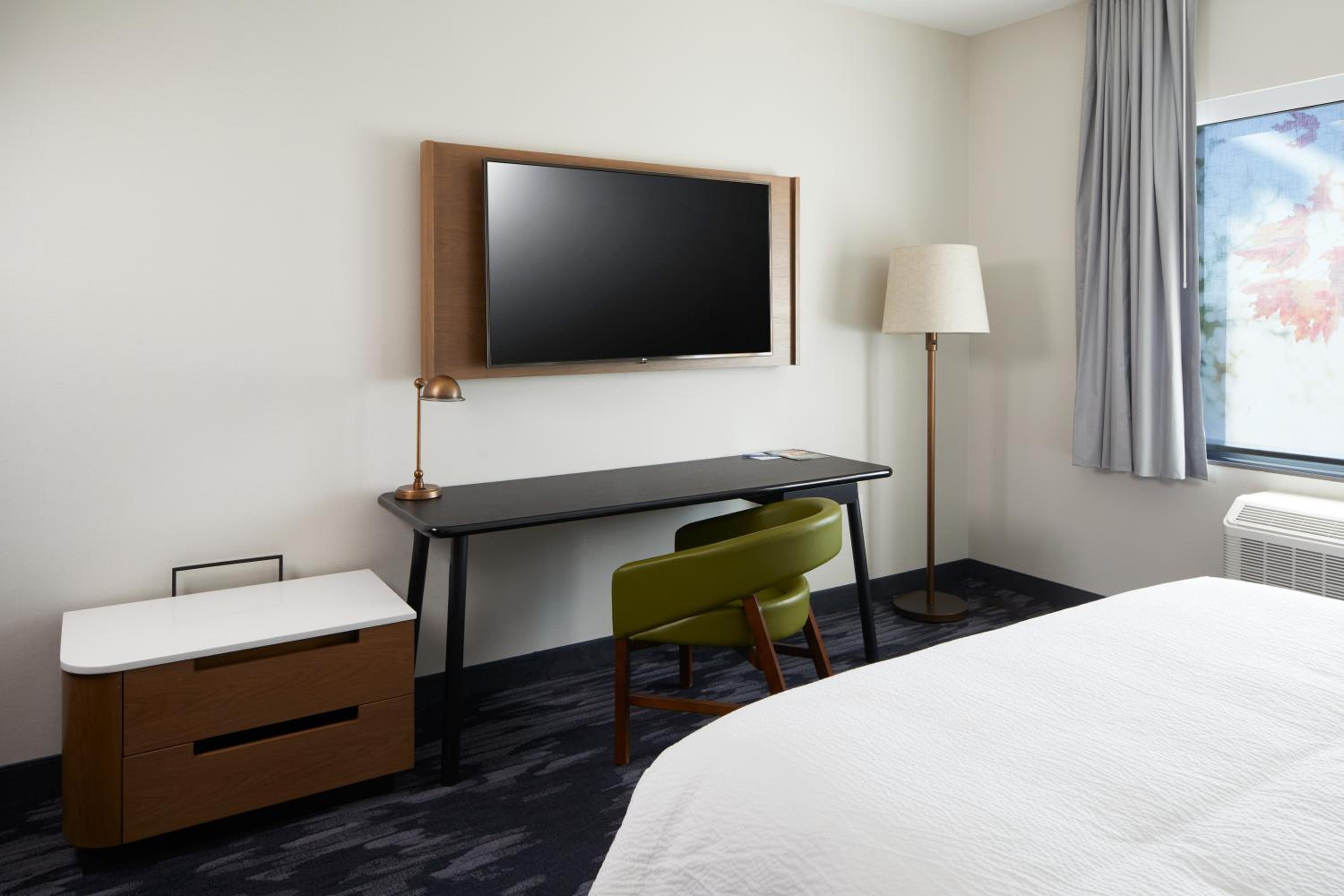 Guest Room, 1 King - Photo 1