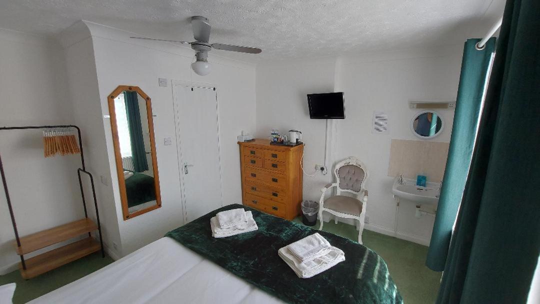 Standard King Room photo 2
