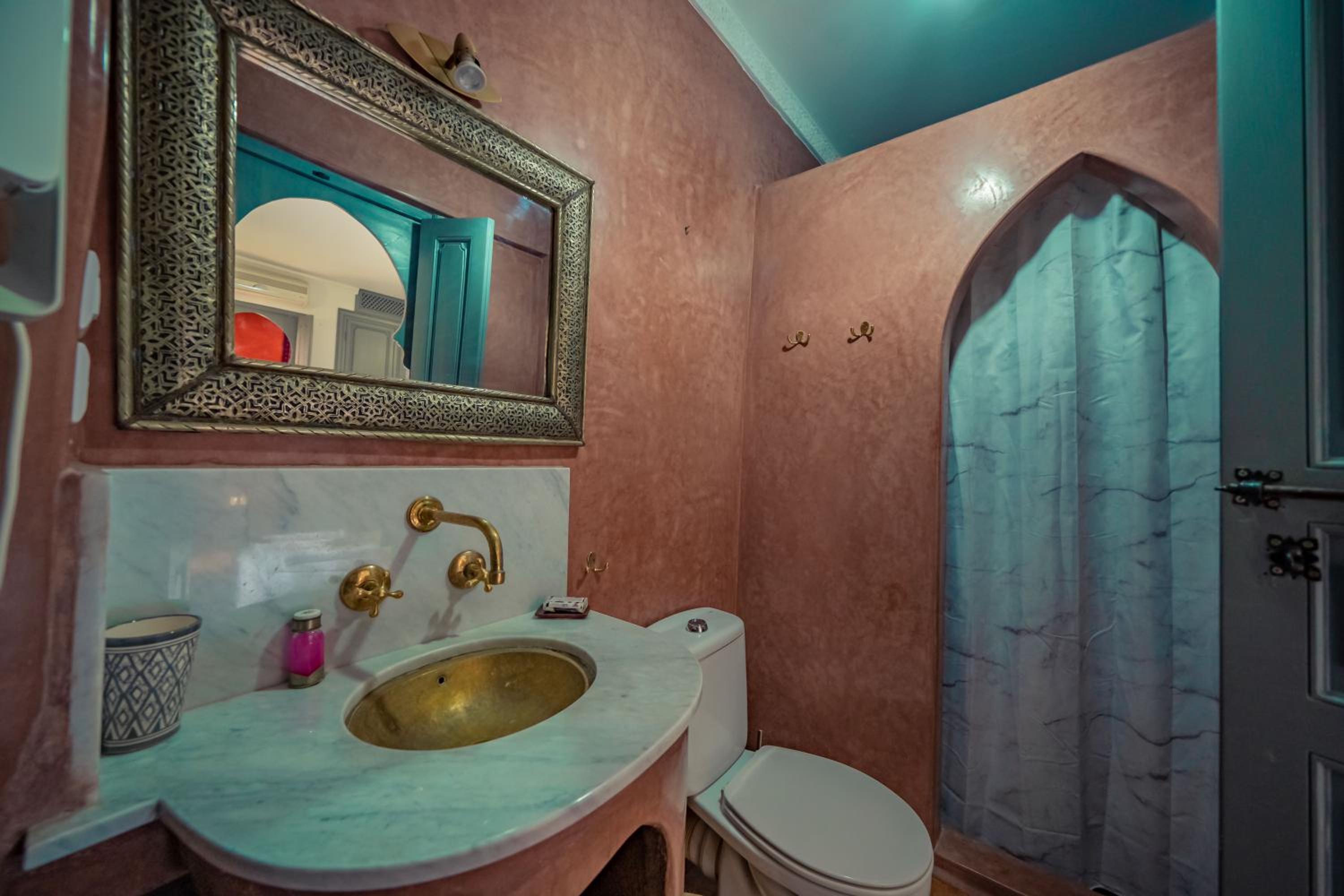 Deluxe Double or Twin Room with Balcony - Photo 6
