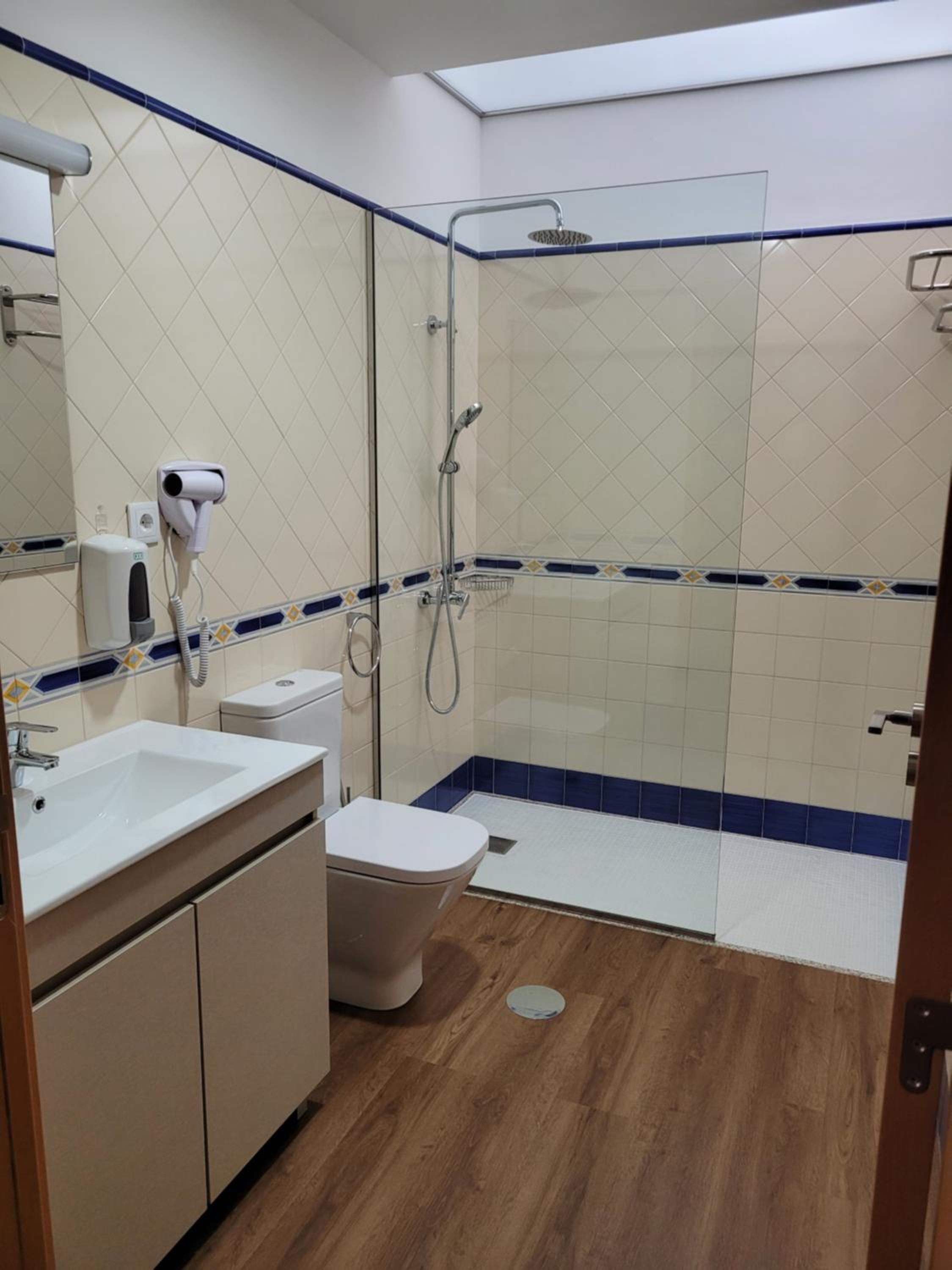 Double or Twin Room with Balcony photo 2