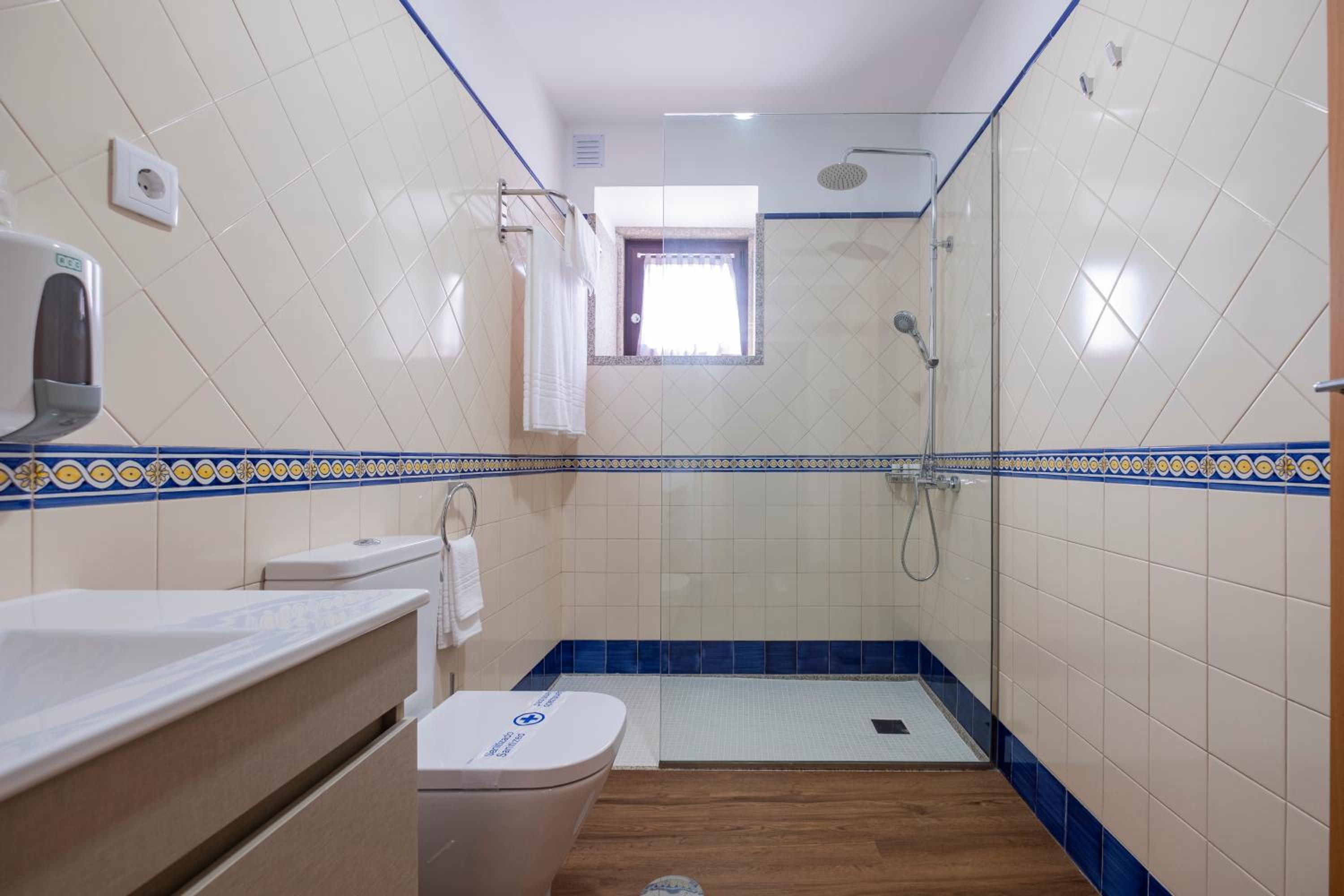 Deluxe Double or Twin Room with Garden View photo 3