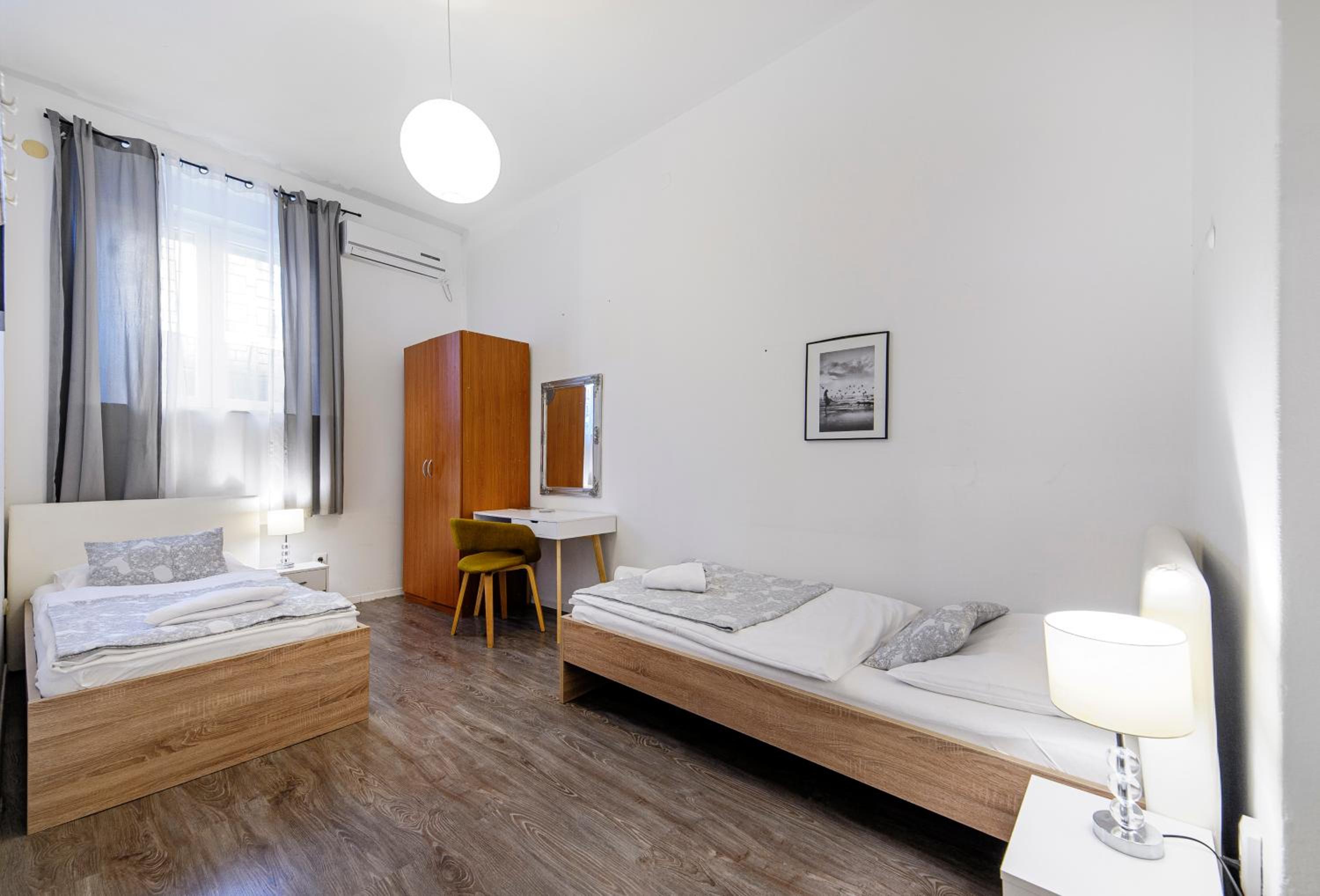 Standard Twin Room with Shared Bathroom