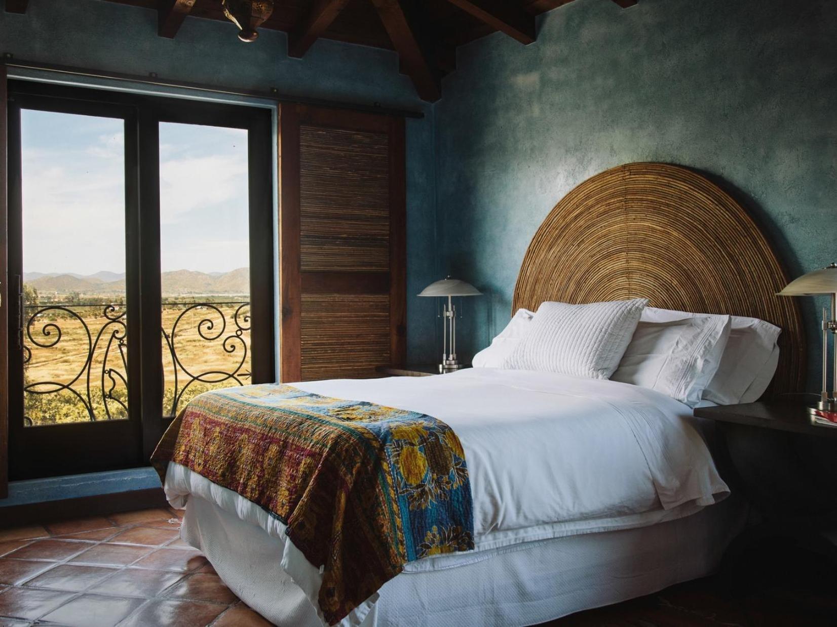 Queen Room with Balcony photo 1