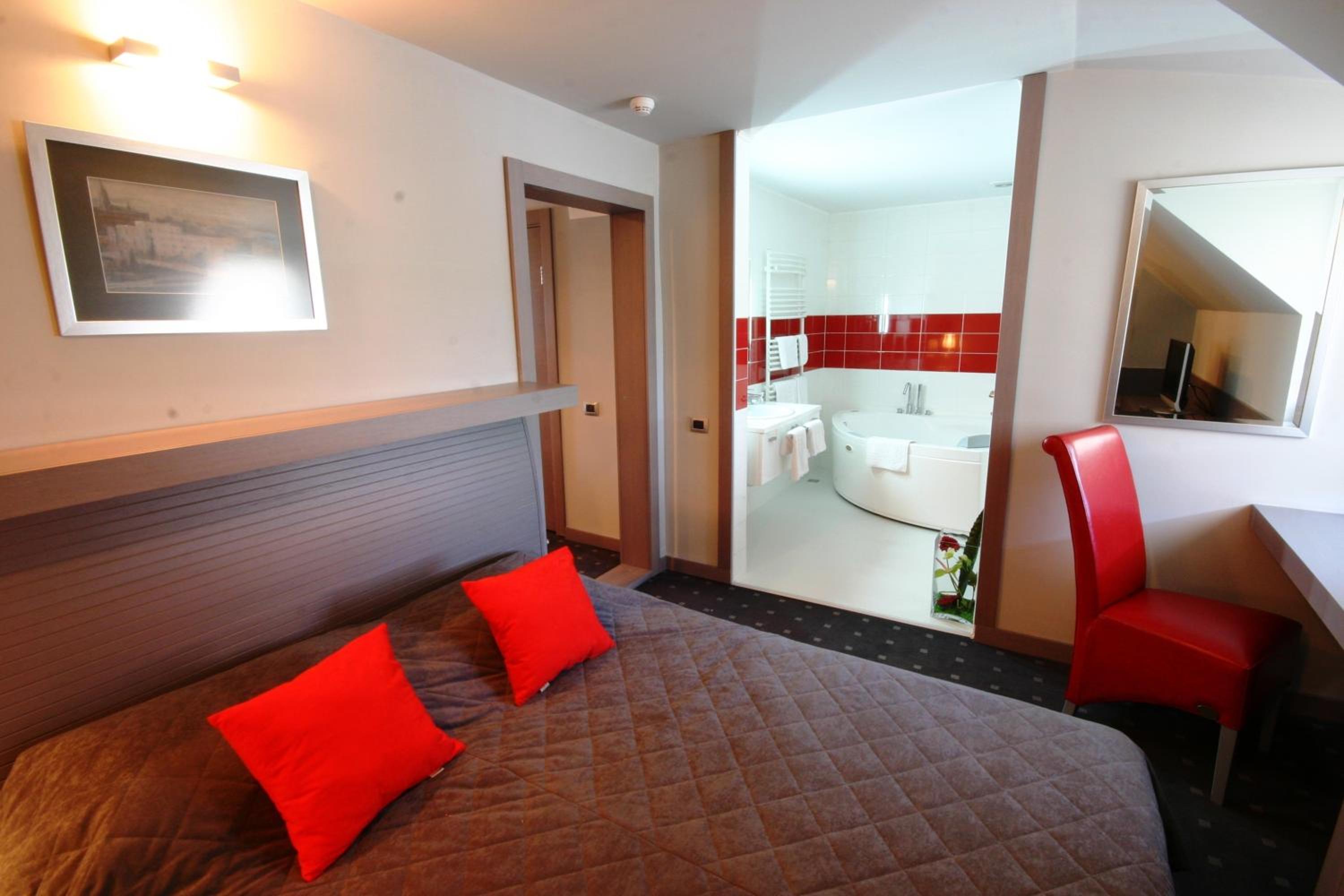 Special Offer - Double Room with River View - Business Package - Photo 9