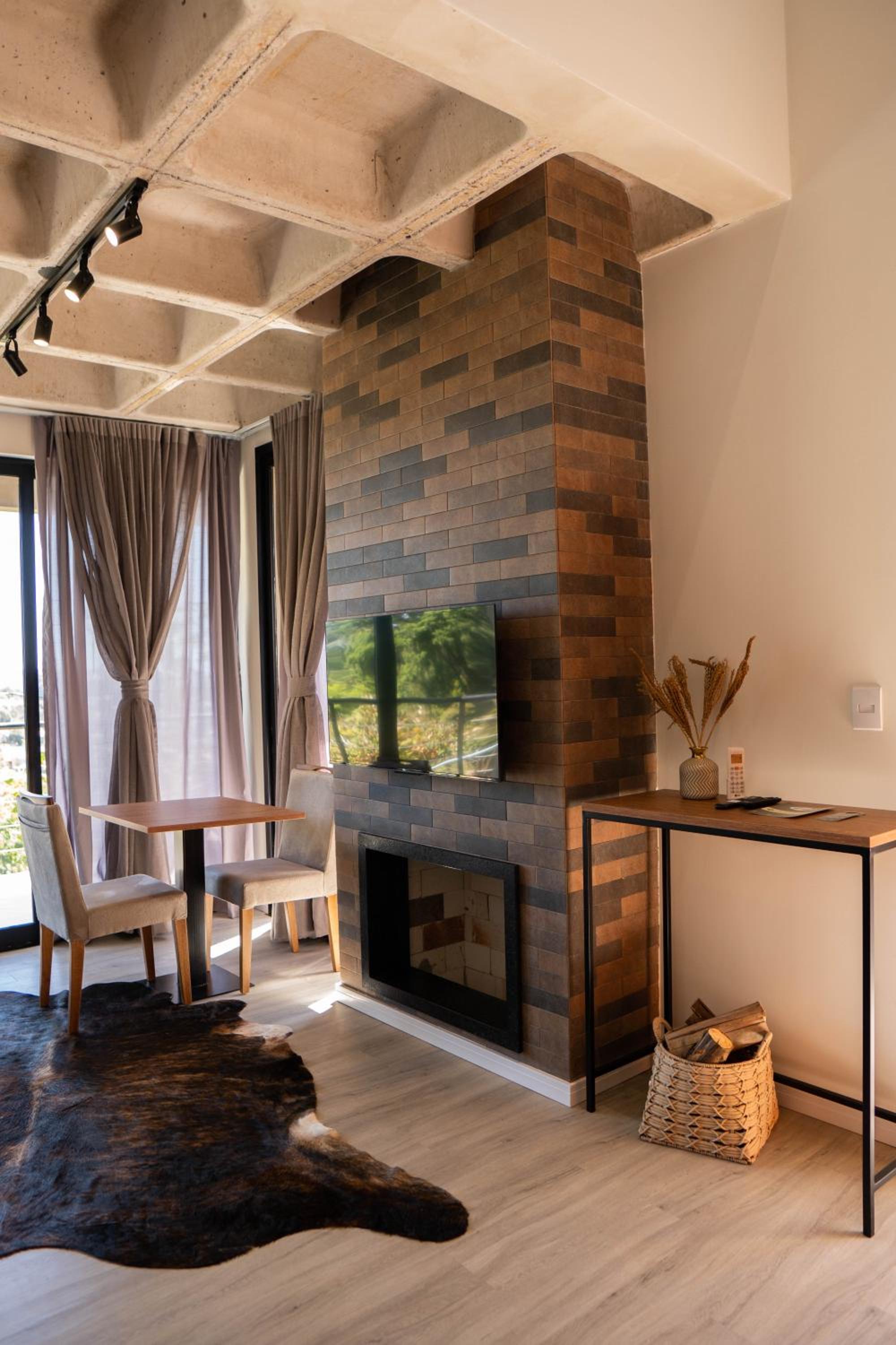 Deluxe Suite with Spa Bath