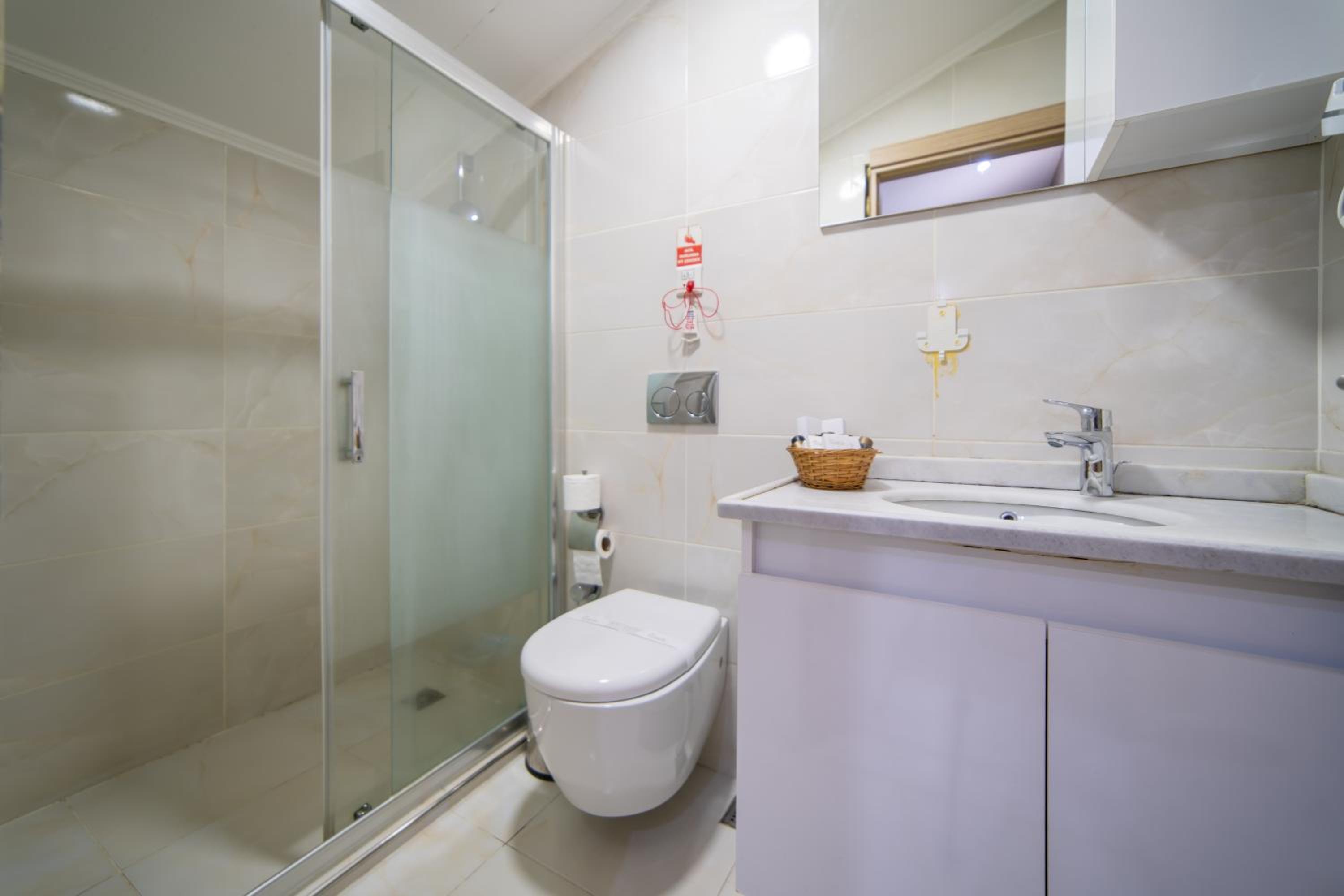 Basic Triple Room photo 3