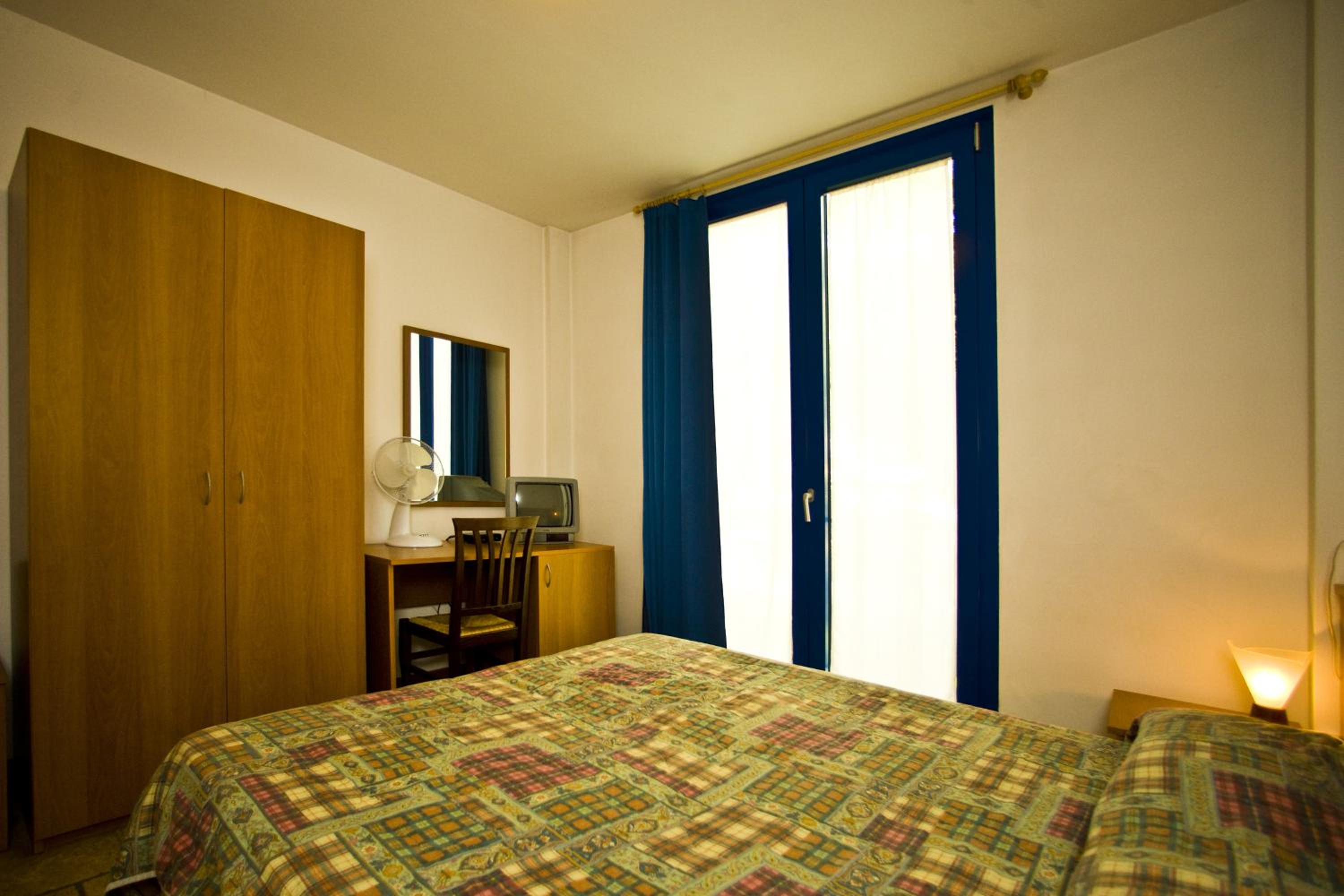 Double or Twin Room - Photo 11