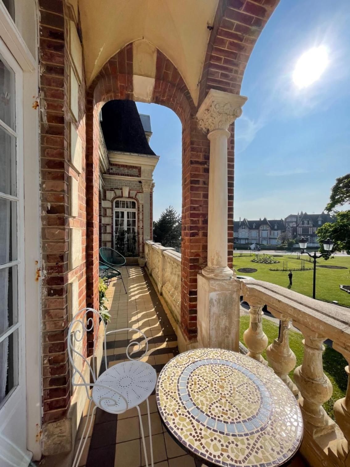 Deluxe Double Room with Balcony photo 3