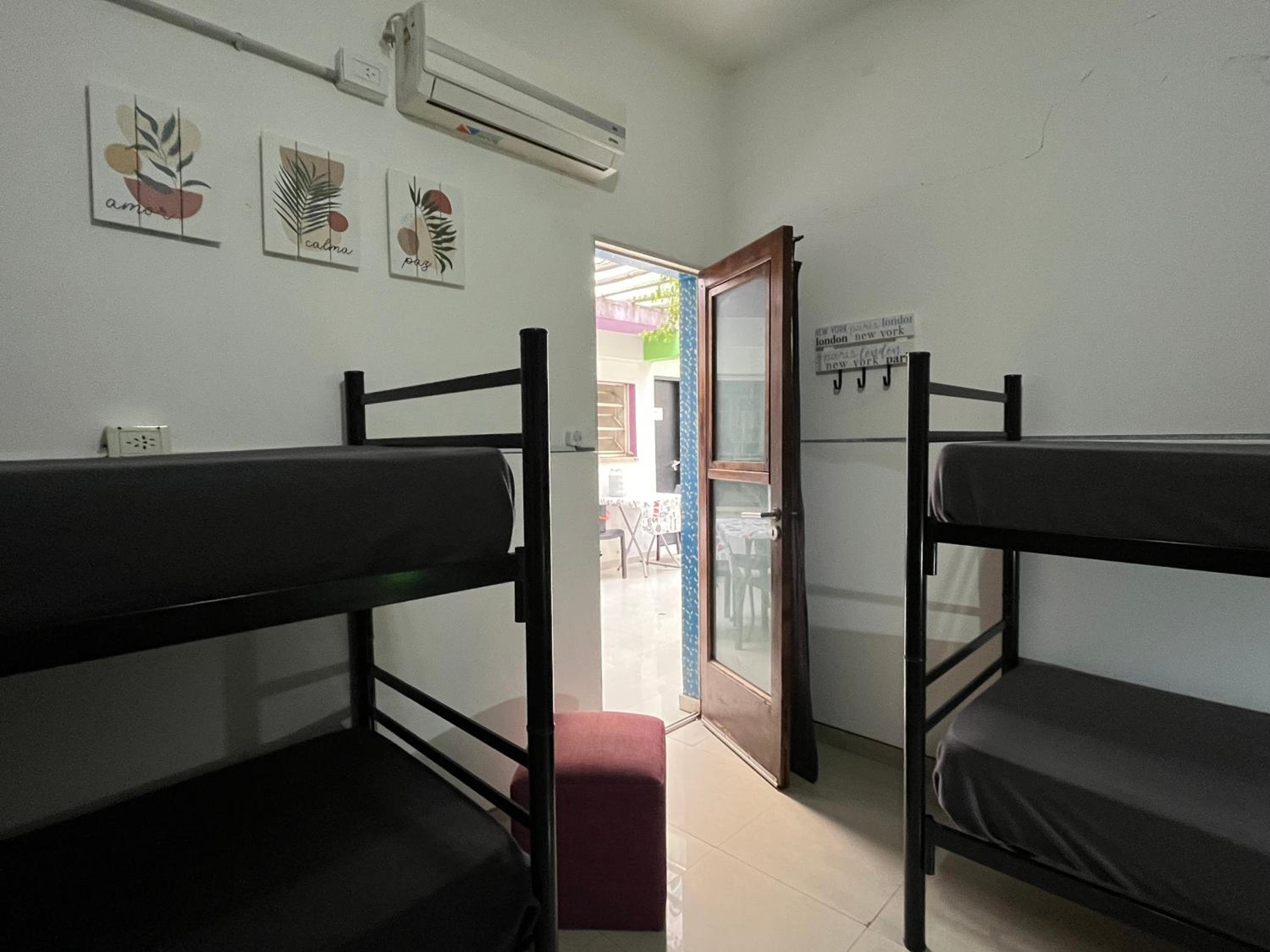 Bed in 6-Bed Mixed Dormitory Room photo 1
