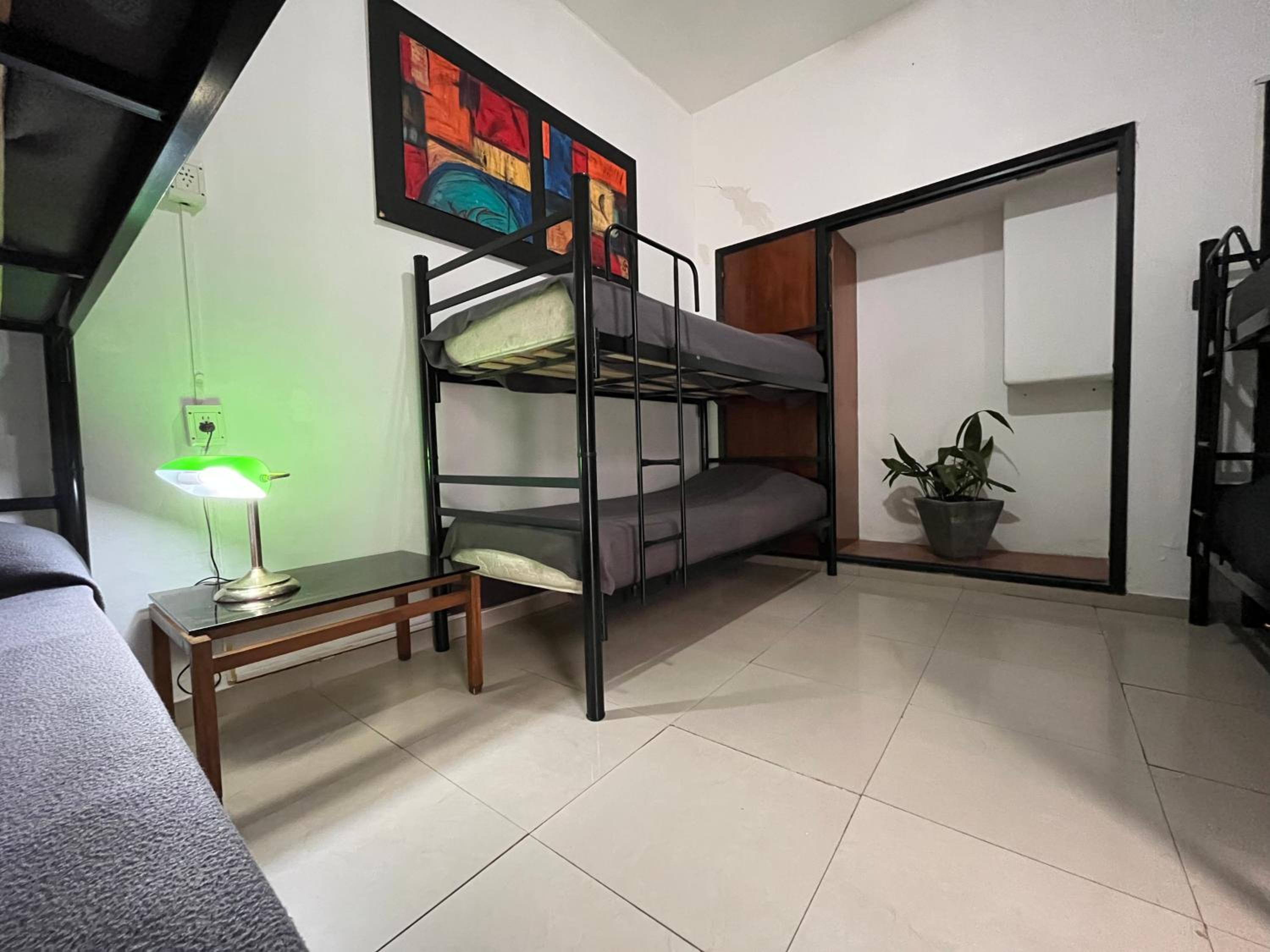 Bed in 6-Bed Mixed Dormitory Room photo 3