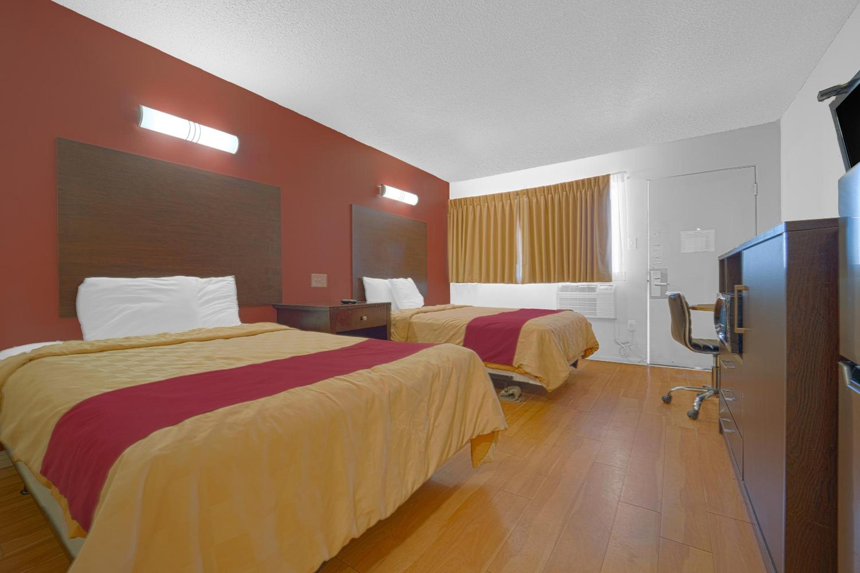 2 Full Beds Non-Smoking photo 2