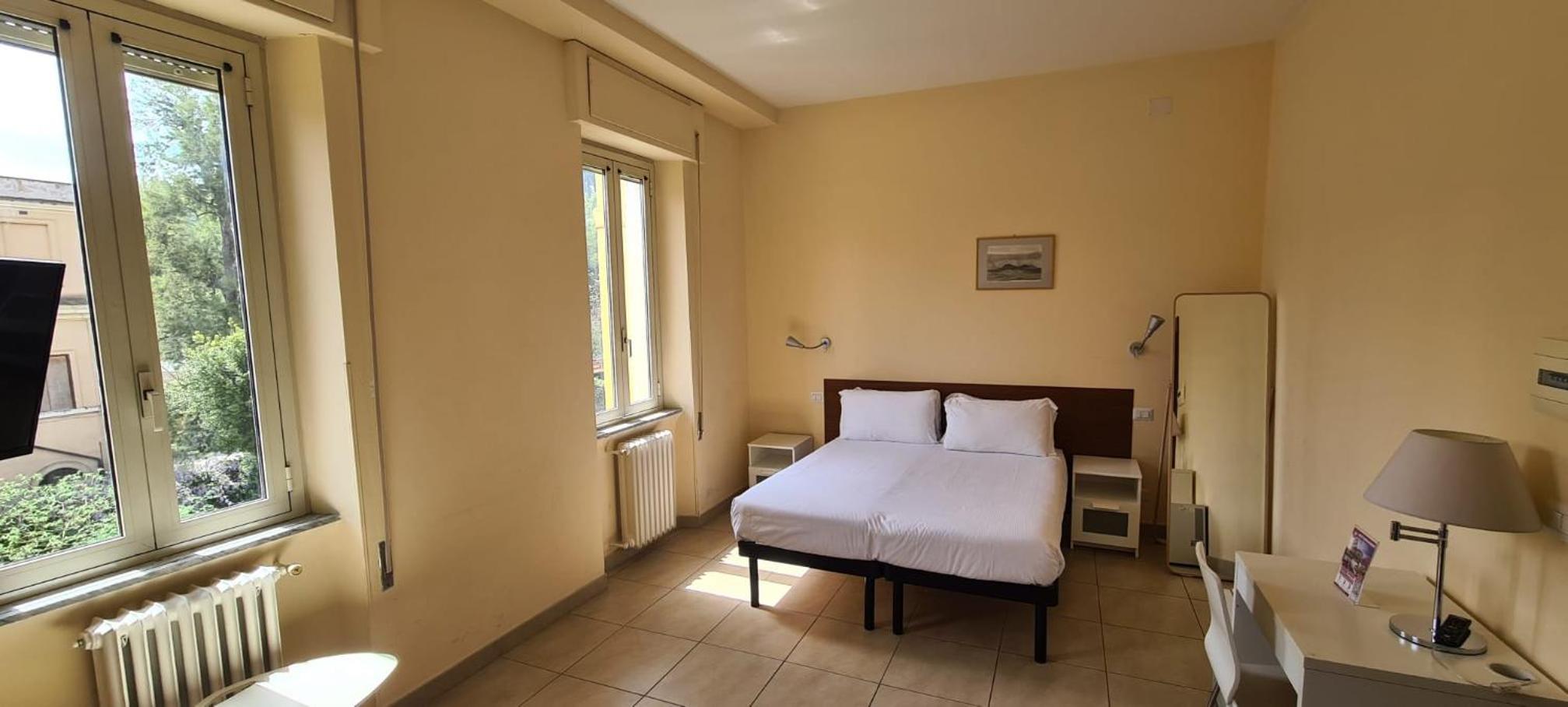 Double Room with Private External Bathroom photo 1