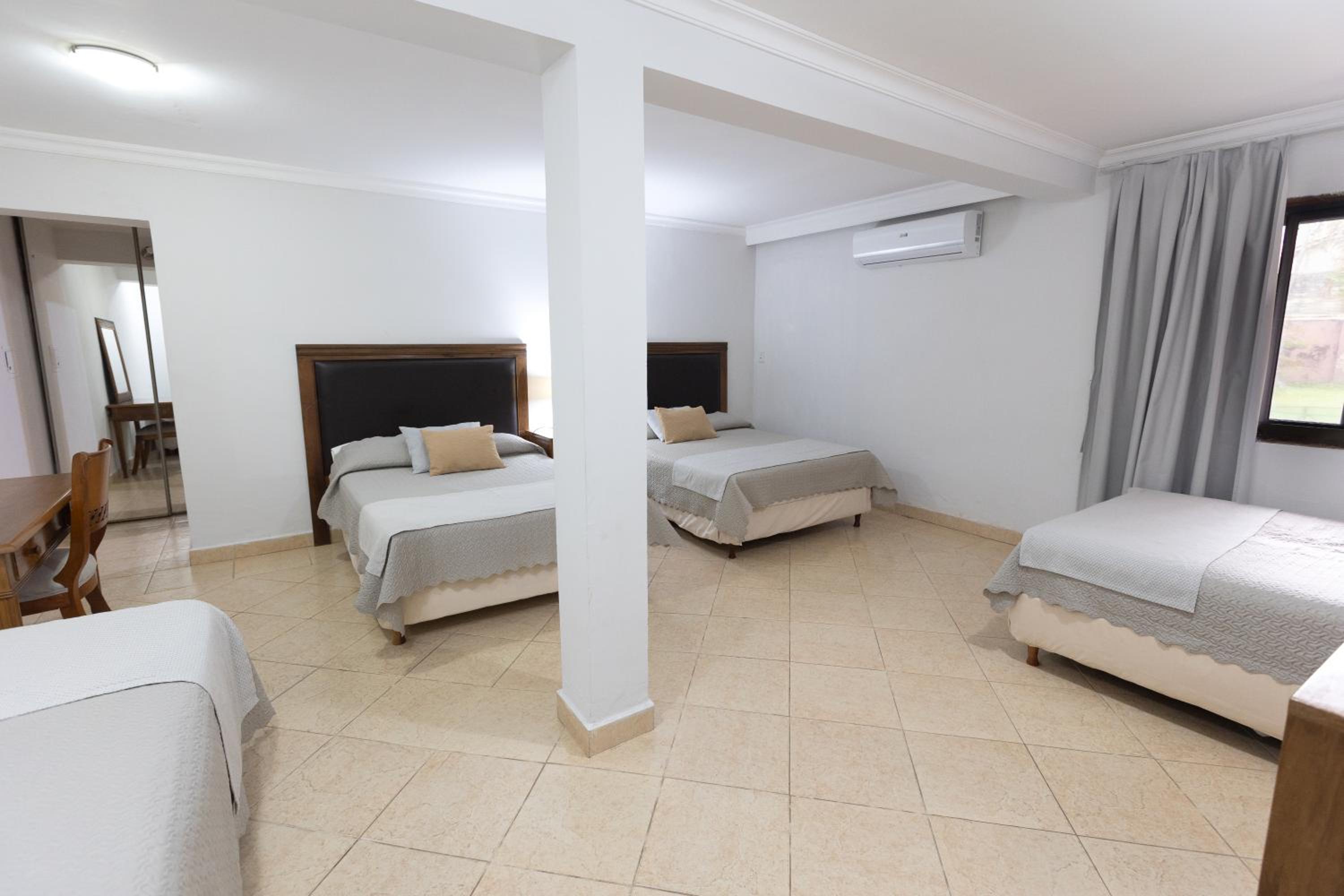 Standard Quadruple Room photo 2